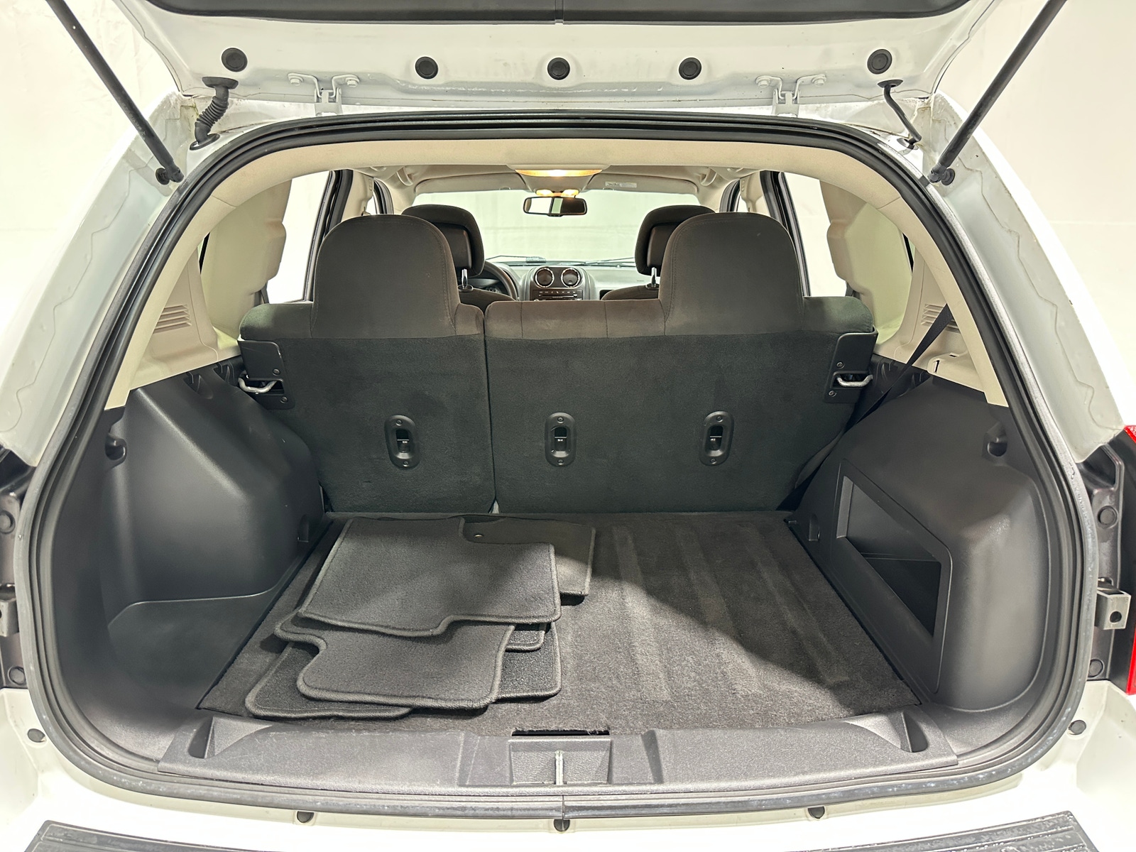 Thumbnail: 2016 Jeep Compass - 7