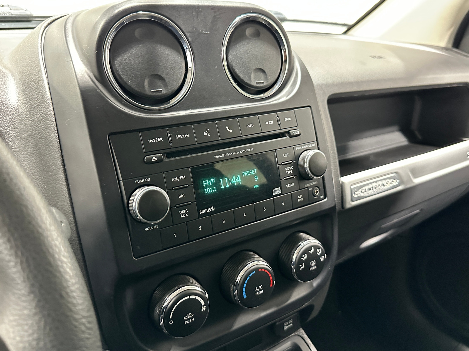 Thumbnail: 2016 Jeep Compass - 4