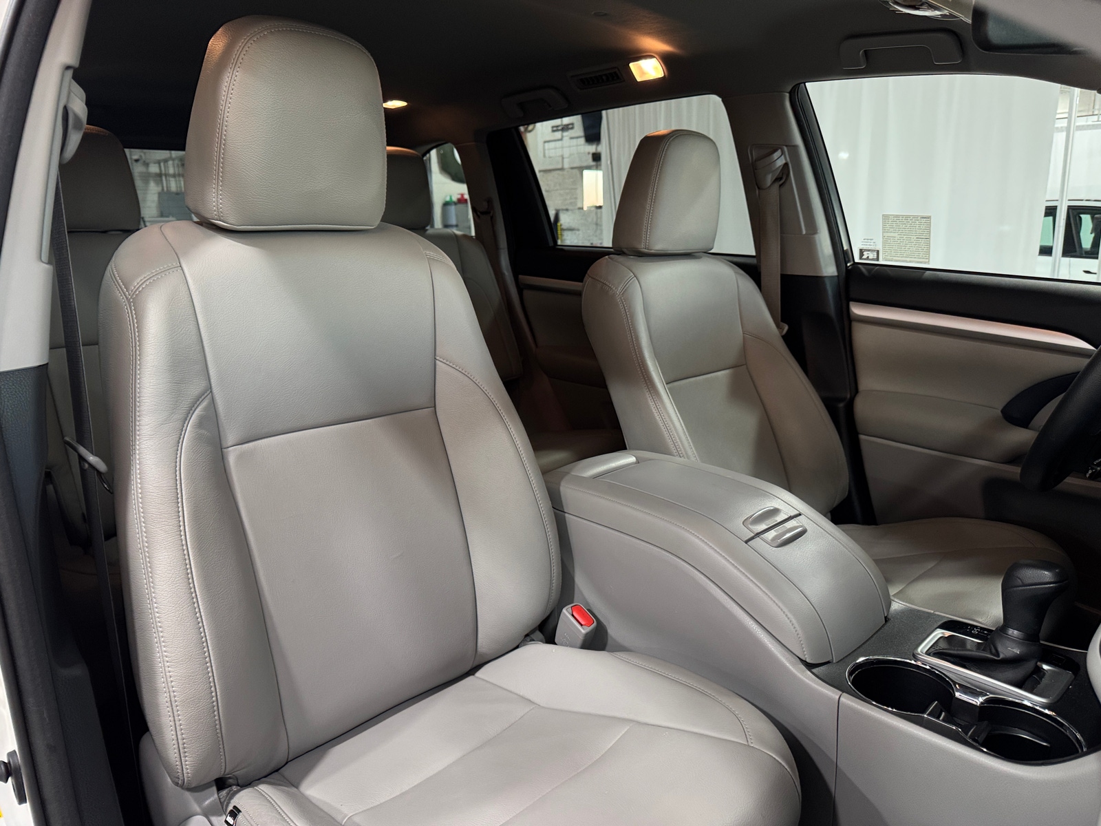 Thumbnail: 2017 Toyota Highlander - 2