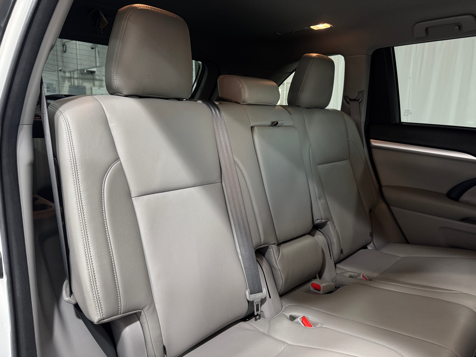 Thumbnail: 2017 Toyota Highlander - 6