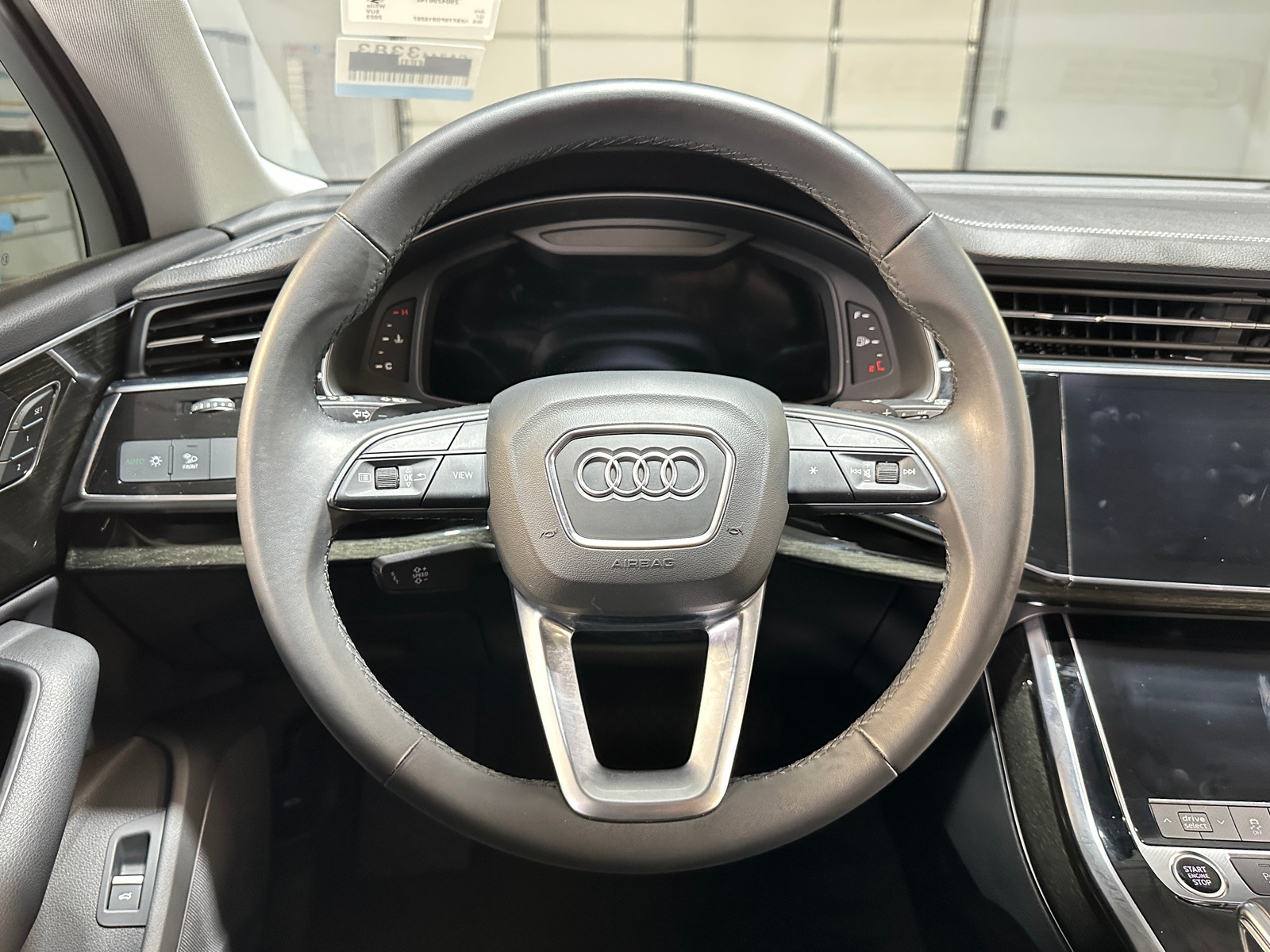 Thumbnail: 2023 Audi Q7 - 4