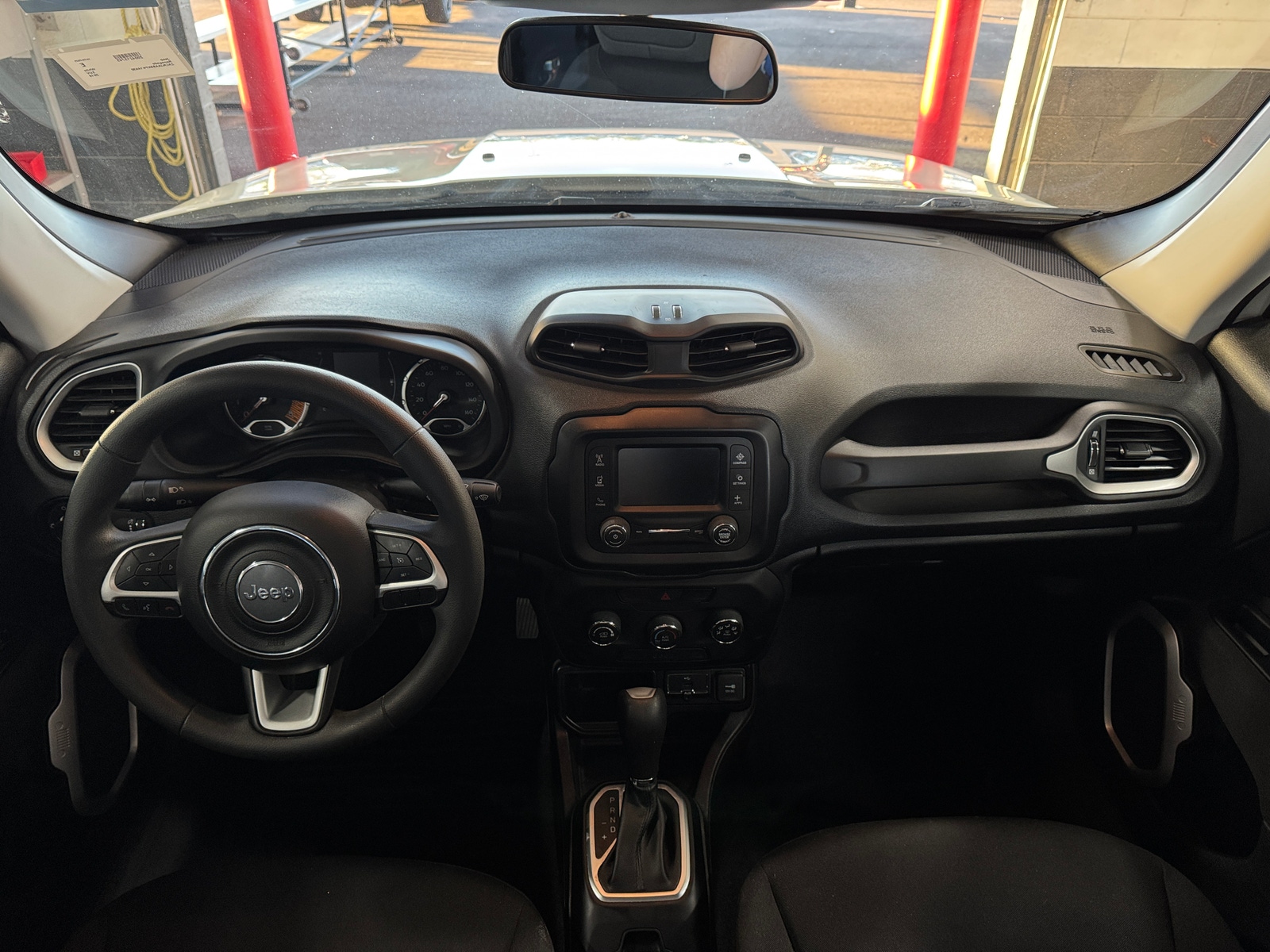 Thumbnail: 2019 Jeep Renegade - 3