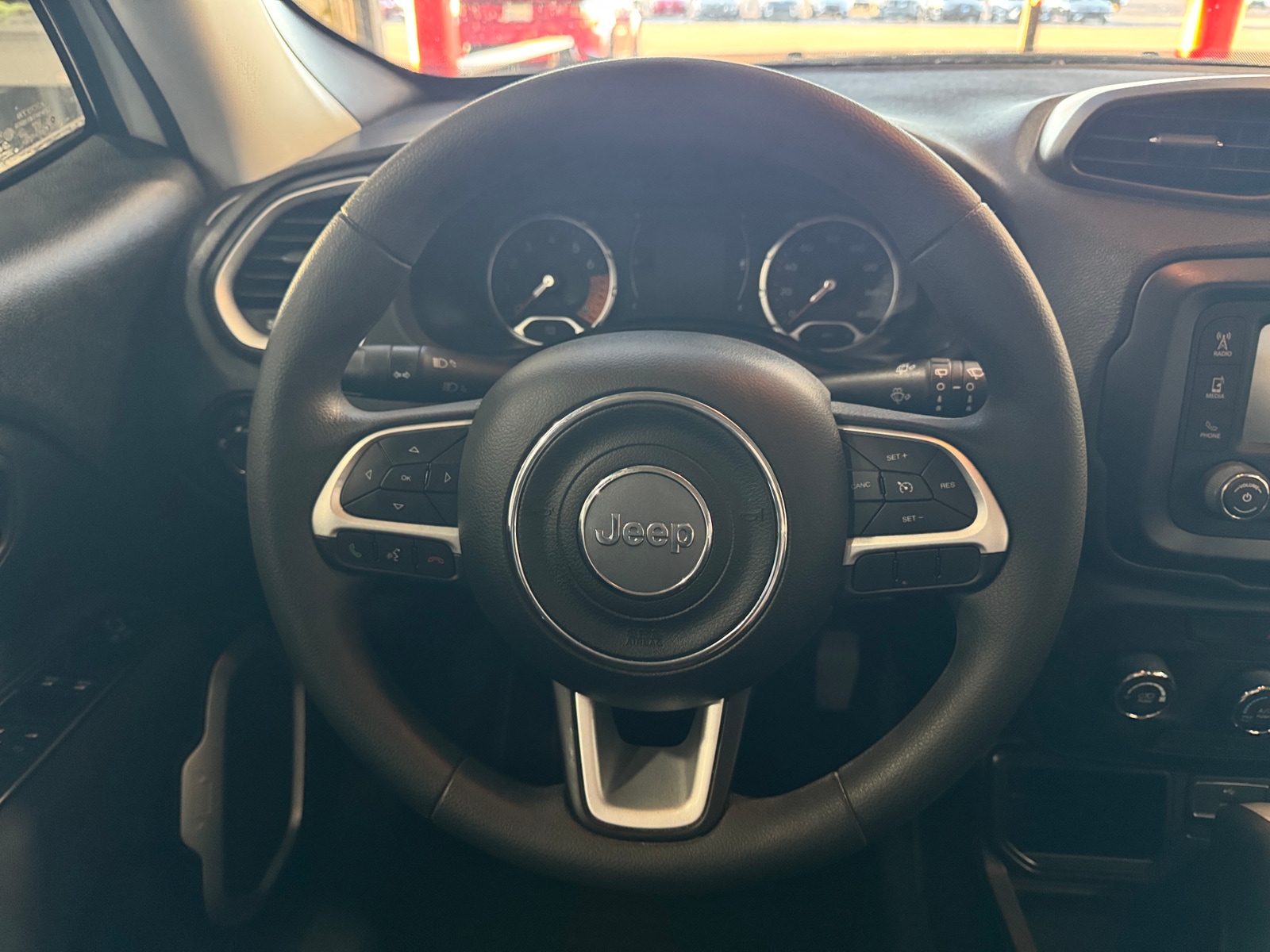 Thumbnail: 2019 Jeep Renegade - 5