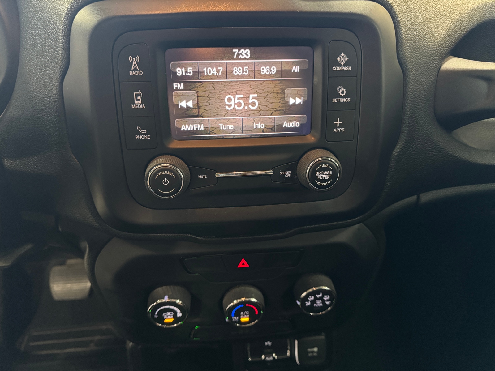 Thumbnail: 2019 Jeep Renegade - 4