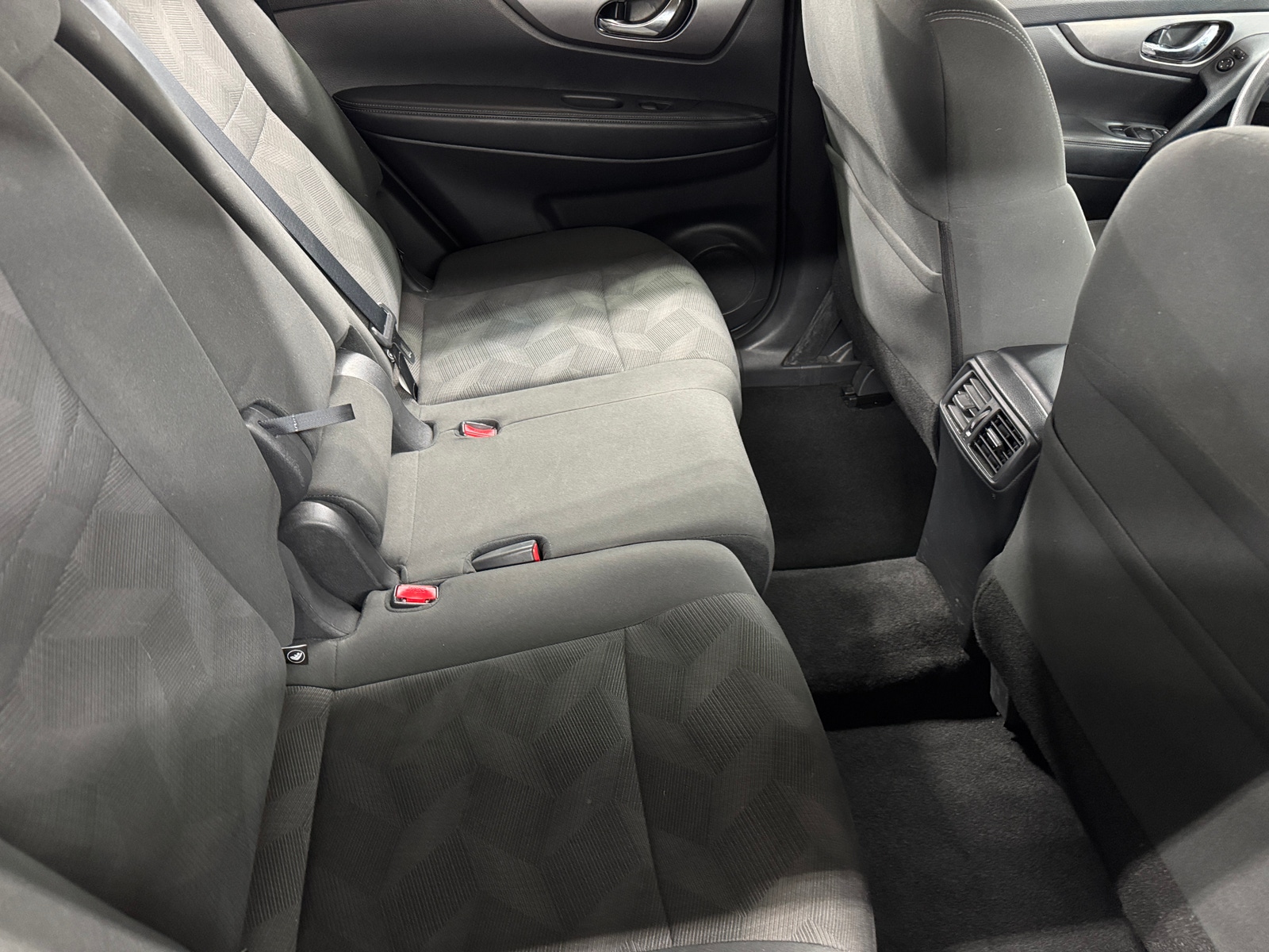 Thumbnail: 2016 Nissan Rogue - 6