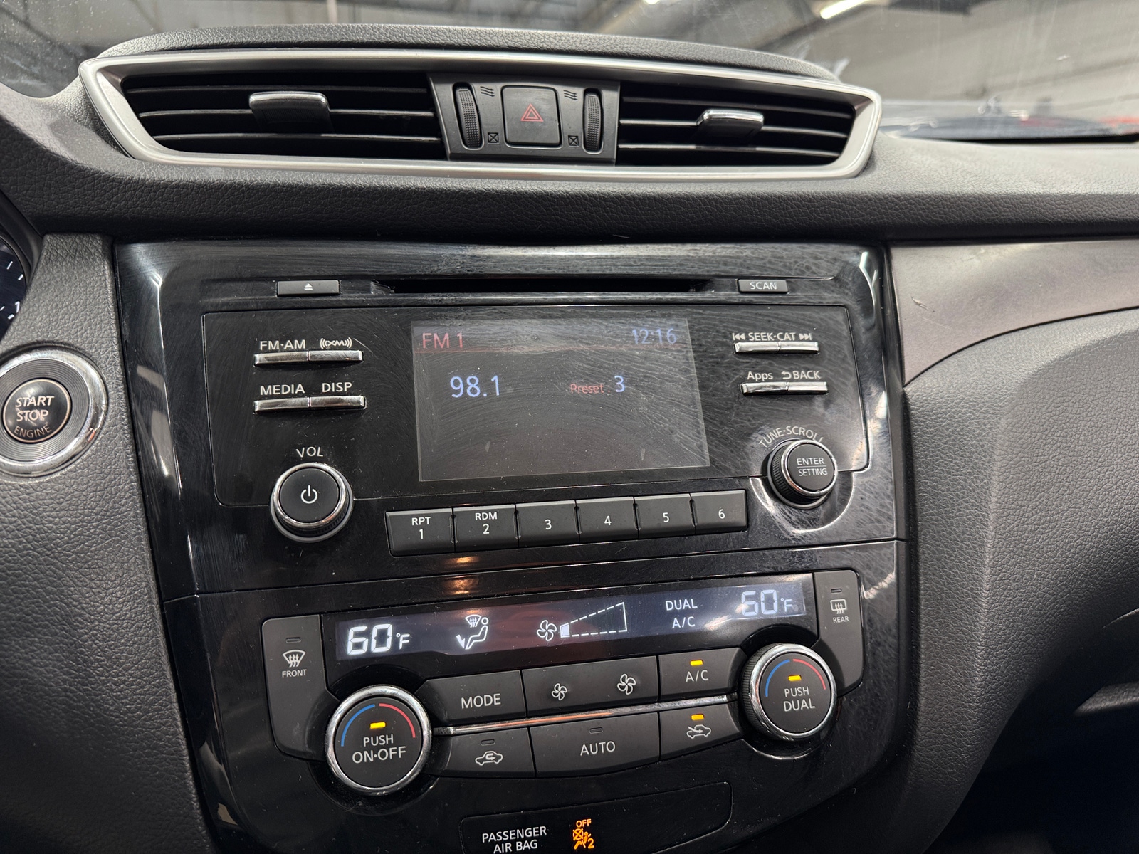 Thumbnail: 2016 Nissan Rogue - 4