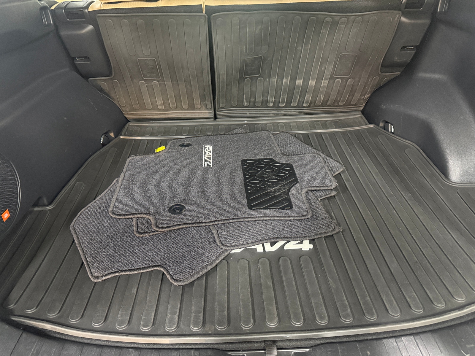 Thumbnail: 2022 Toyota RAV4 - 6