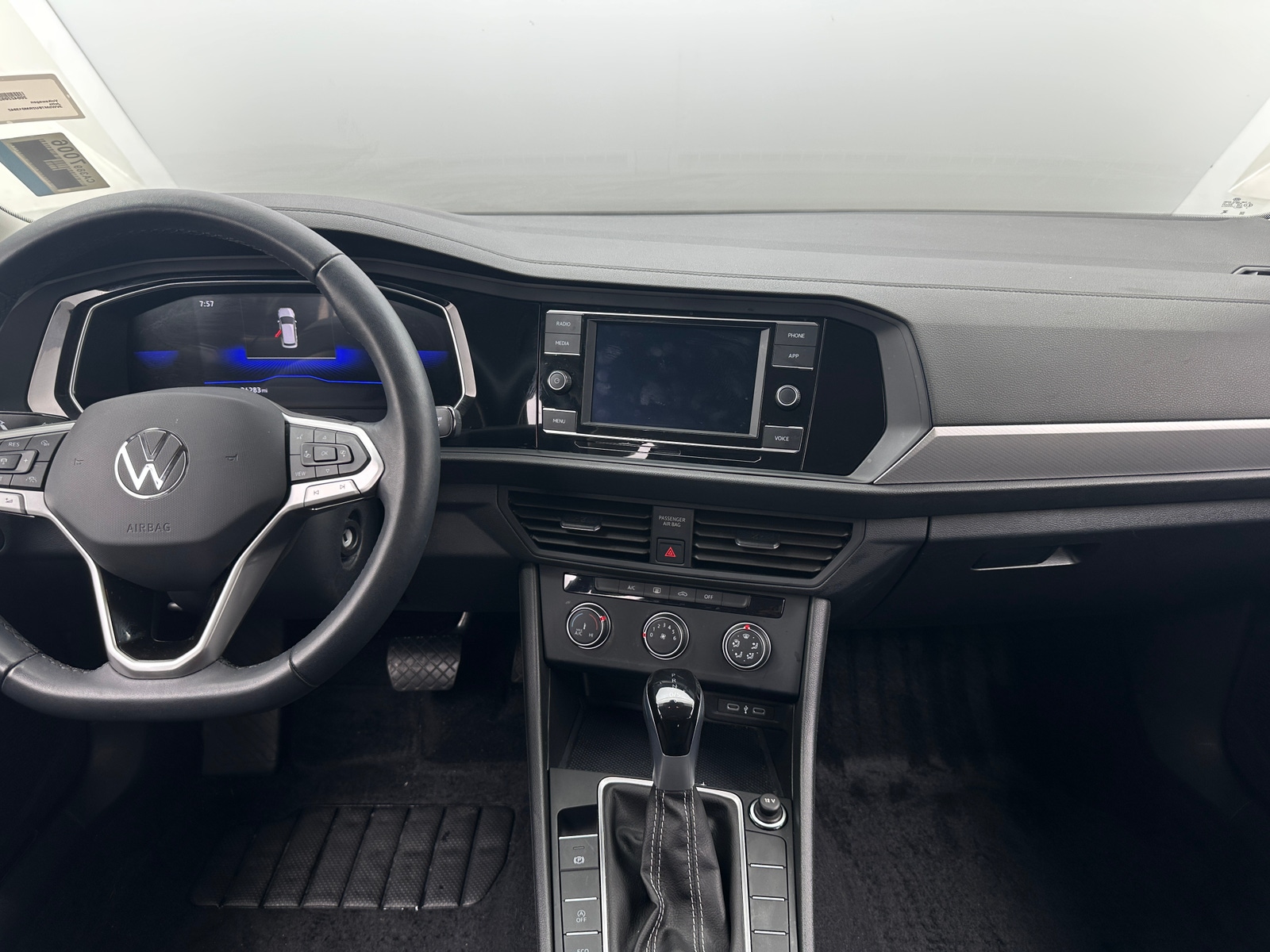 Thumbnail: 2024 Volkswagen Jetta - 3