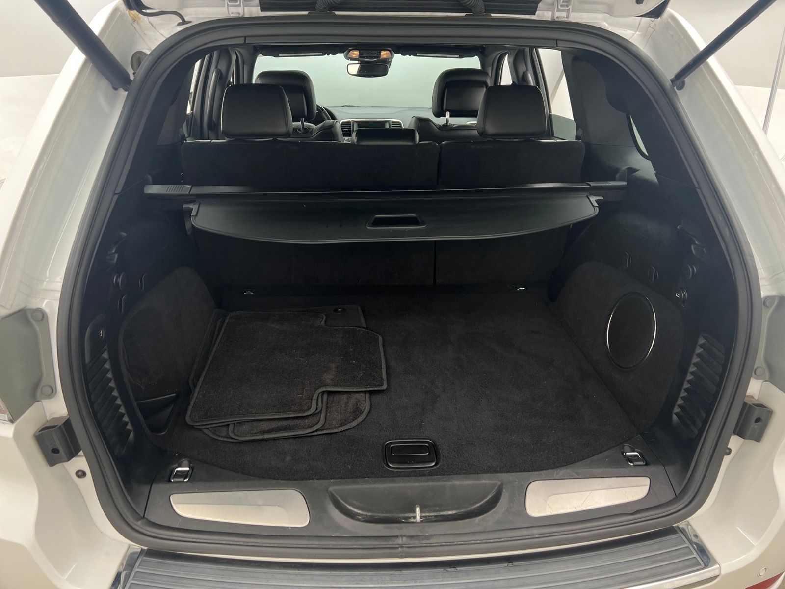 Thumbnail: 2018 Jeep Grand Cherokee - 6