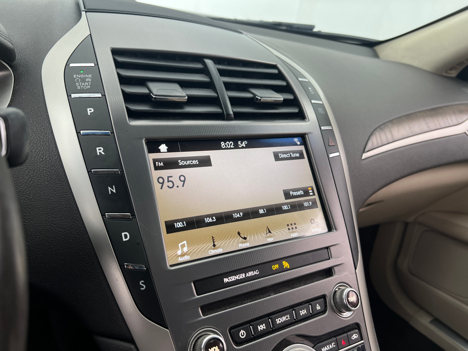 Thumbnail: 2017 Lincoln MKZ - 3