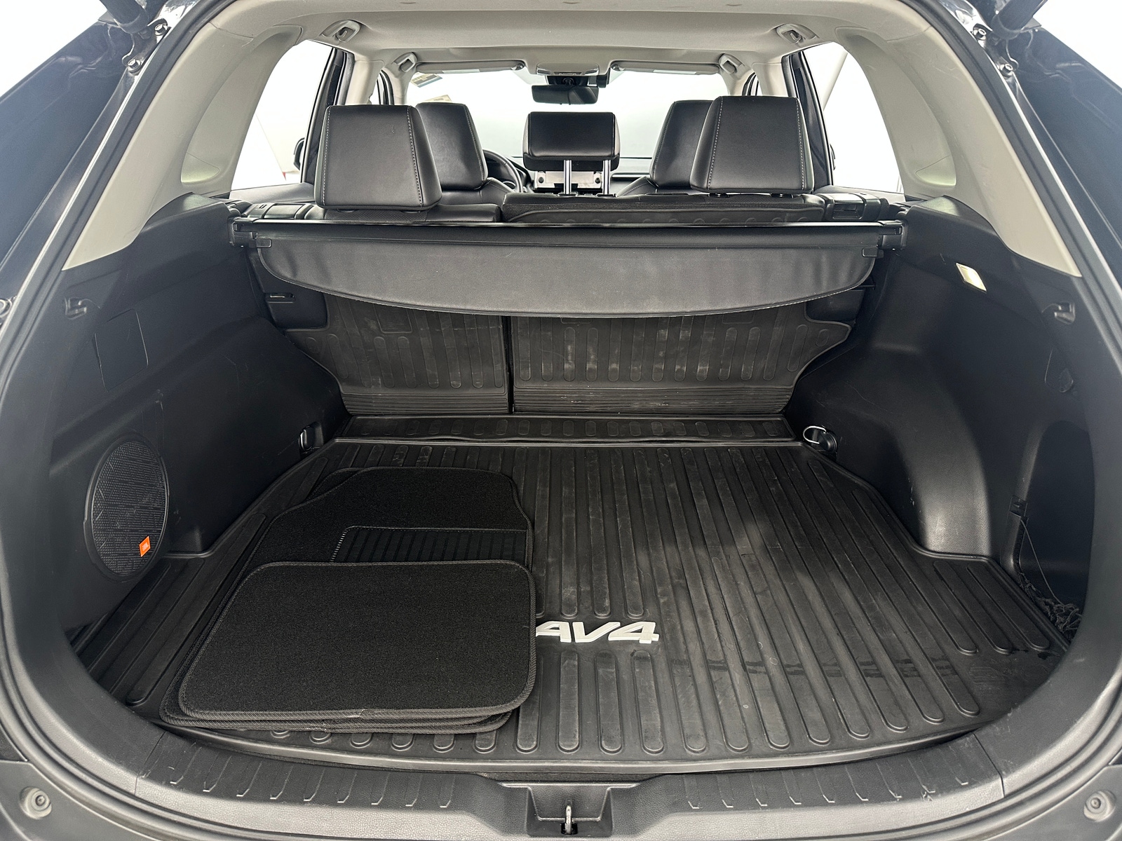 Thumbnail: 2022 Toyota RAV4 - 6