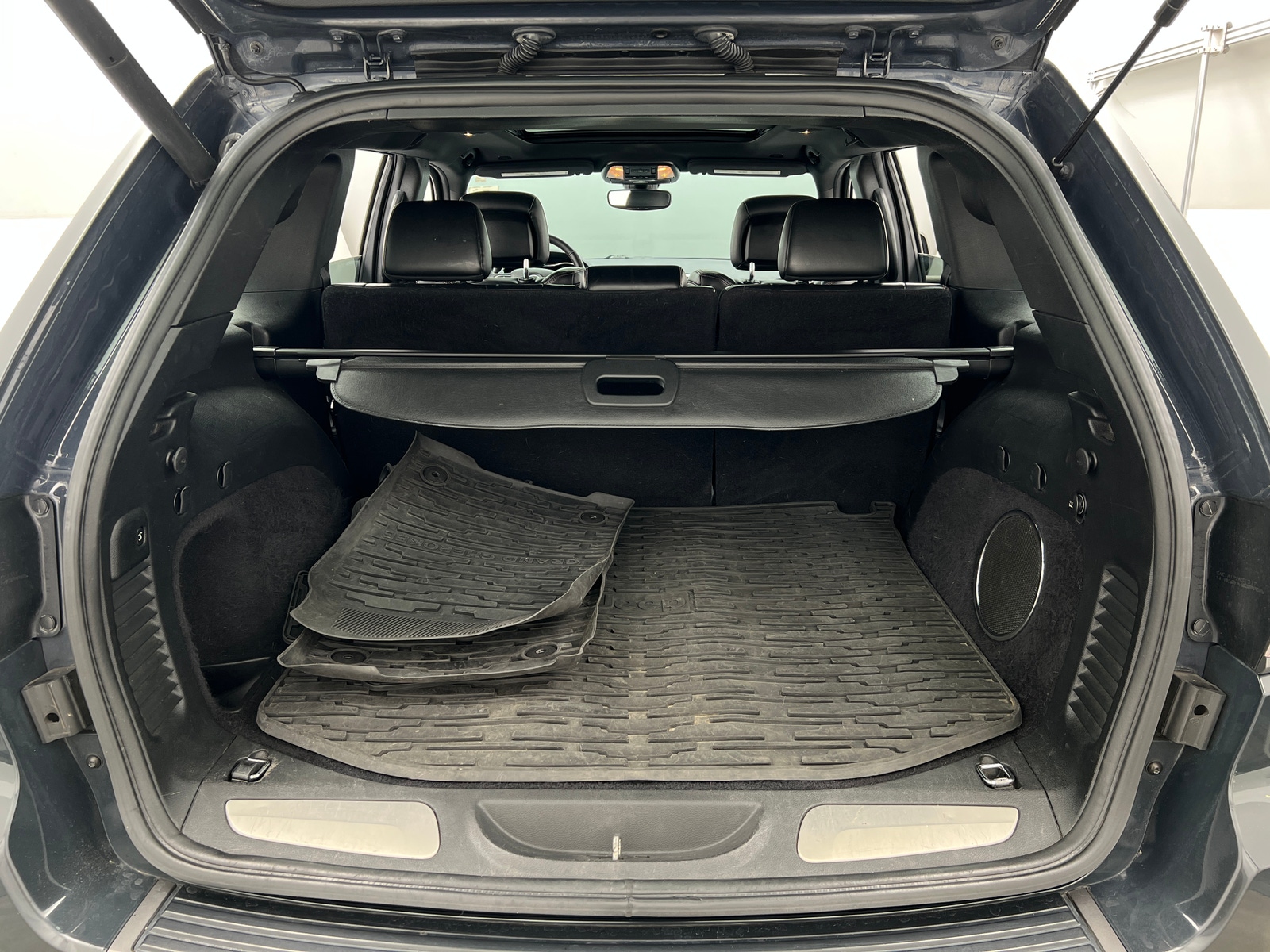 Thumbnail: 2017 Jeep Grand Cherokee - 6