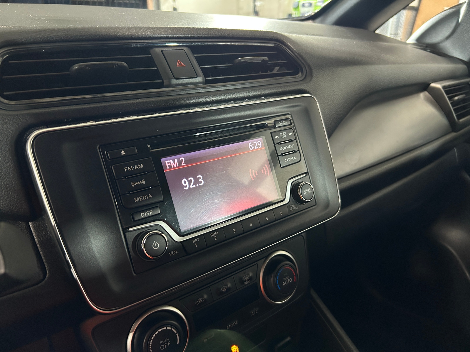 Thumbnail: 2018 Nissan Leaf - 4