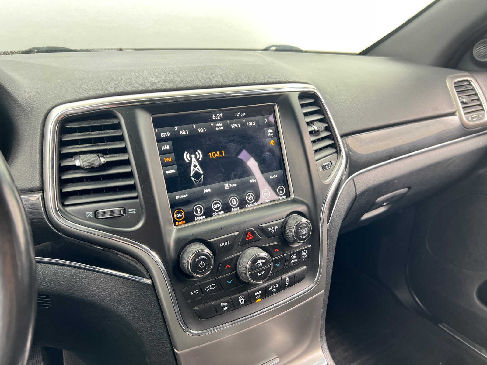 Thumbnail: 2018 Jeep Grand Cherokee - 3