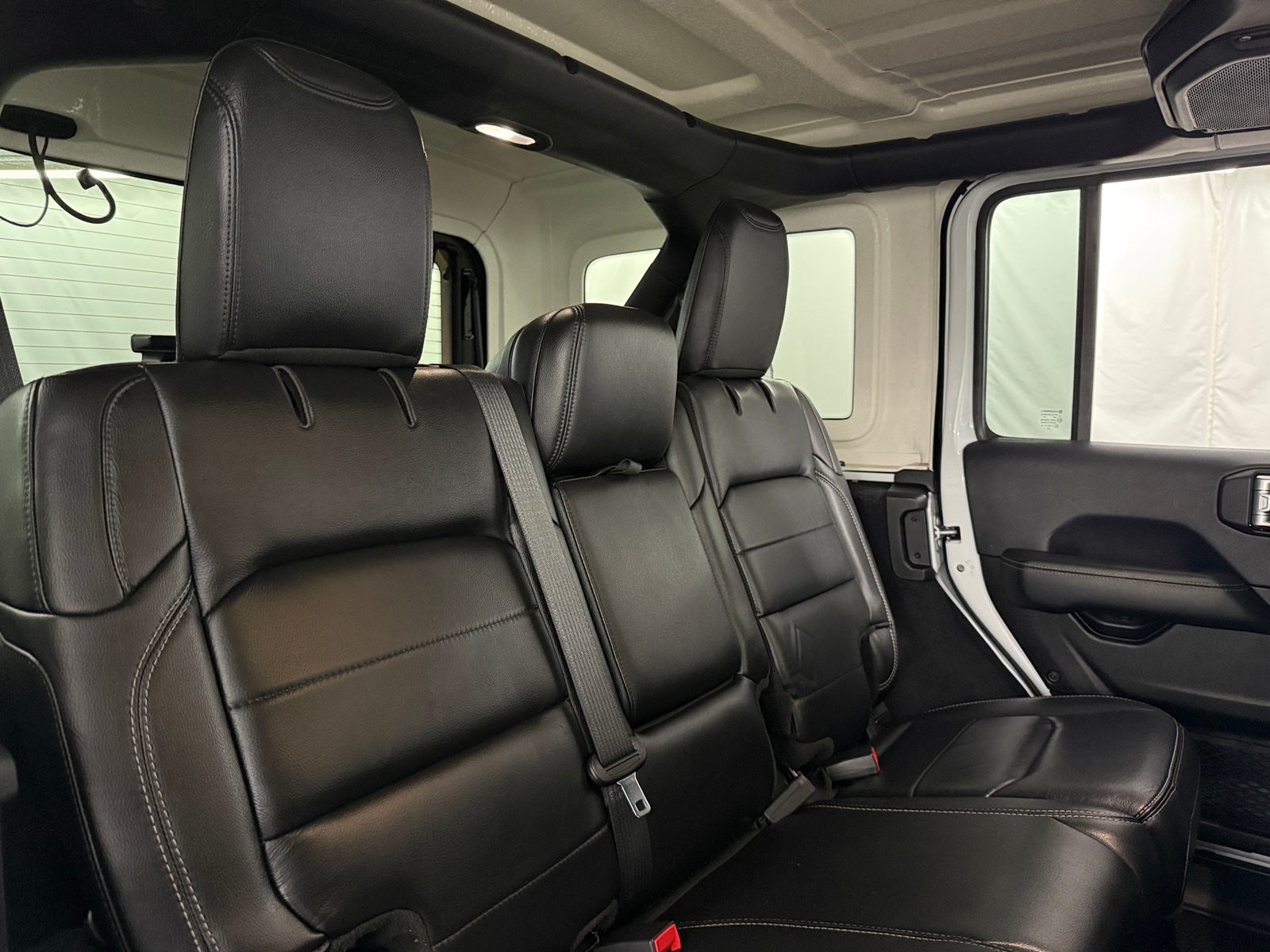 Thumbnail: 2019 Jeep Wrangler - 5