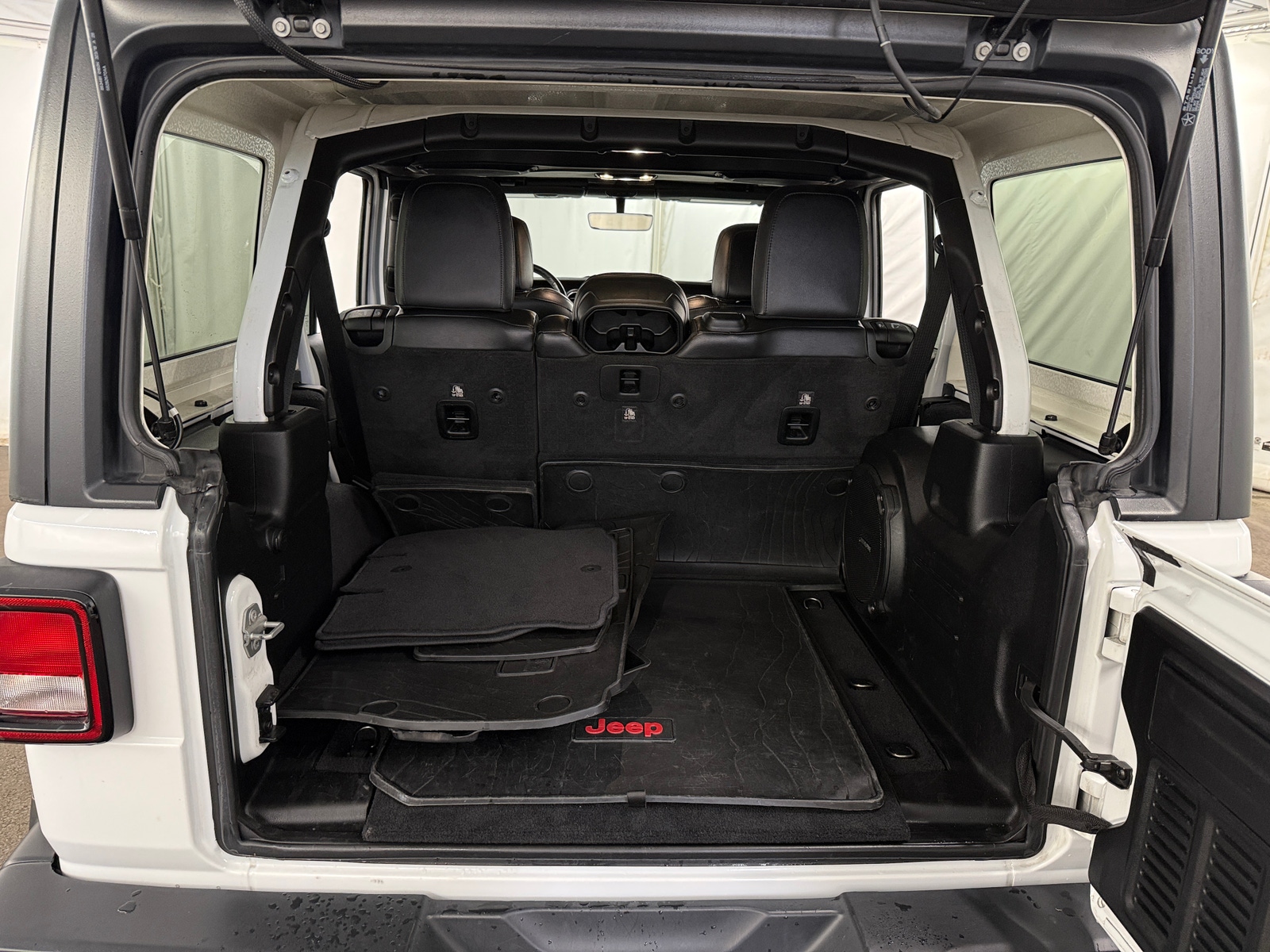 Thumbnail: 2019 Jeep Wrangler - 6