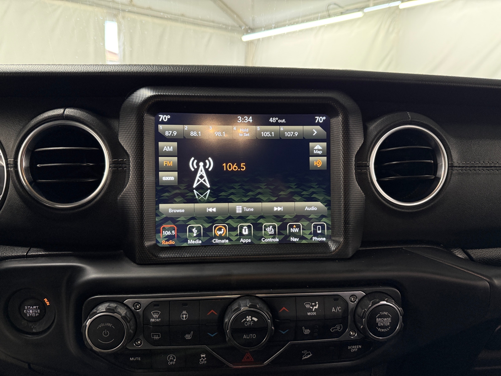 Thumbnail: 2019 Jeep Wrangler - 3