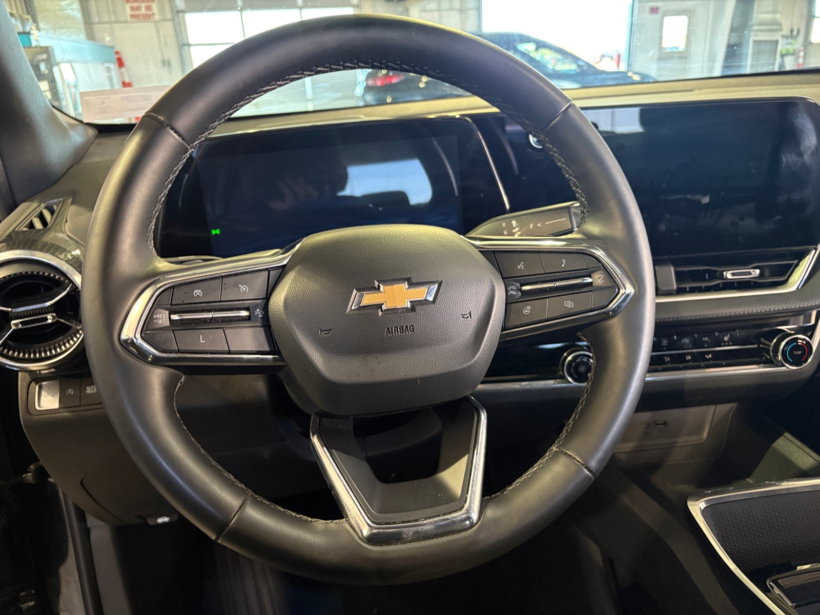 Thumbnail: 2025 Chevrolet Equinox - 5