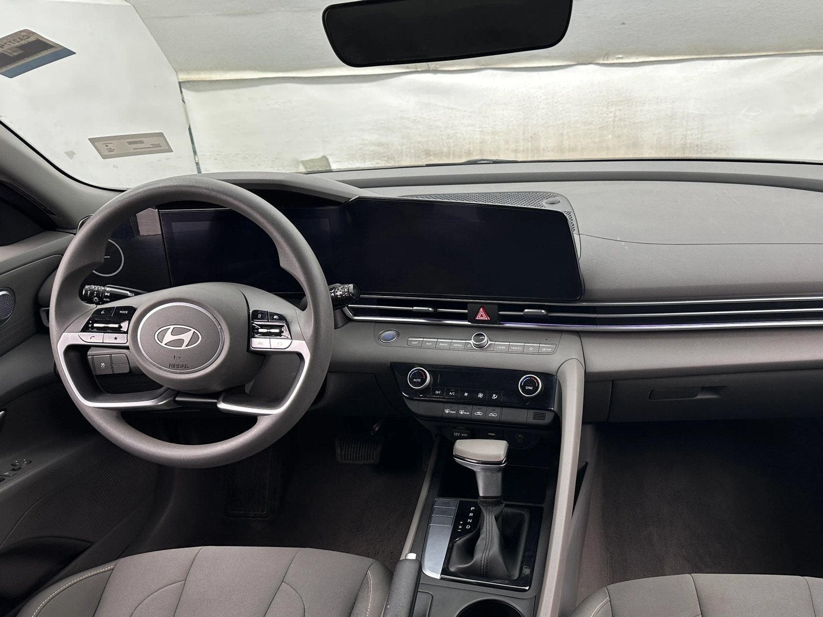 Thumbnail: 2024 Hyundai Elantra - 3