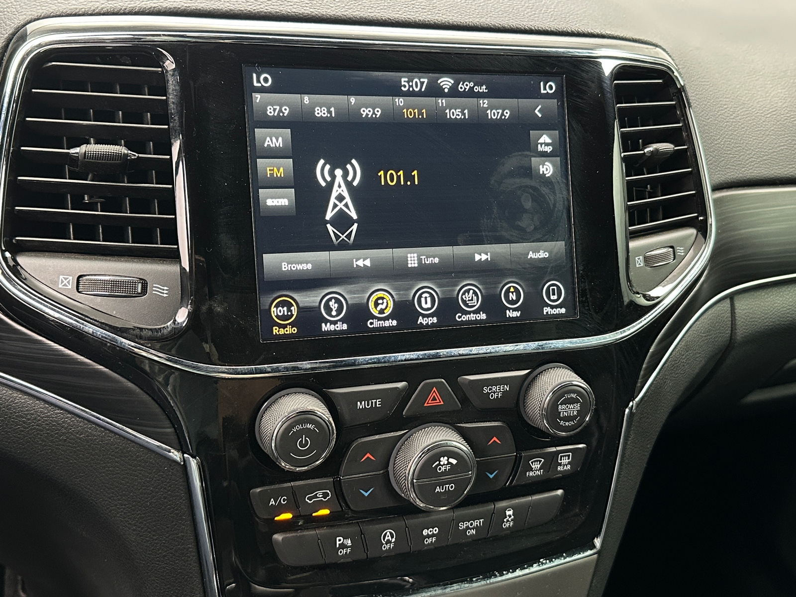 Thumbnail: 2019 Jeep Grand Cherokee - 3