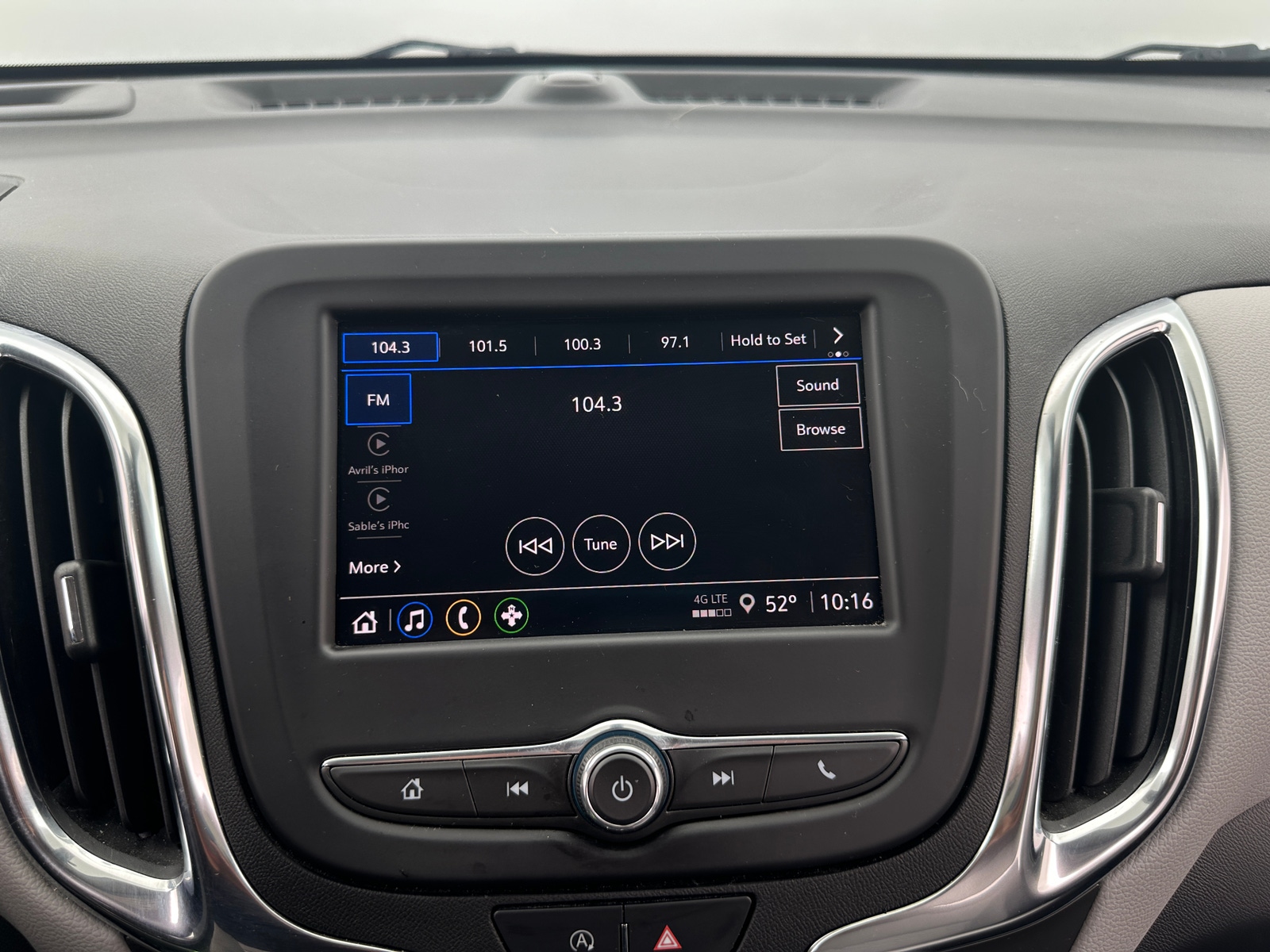 Thumbnail: 2022 Chevrolet Equinox - 4