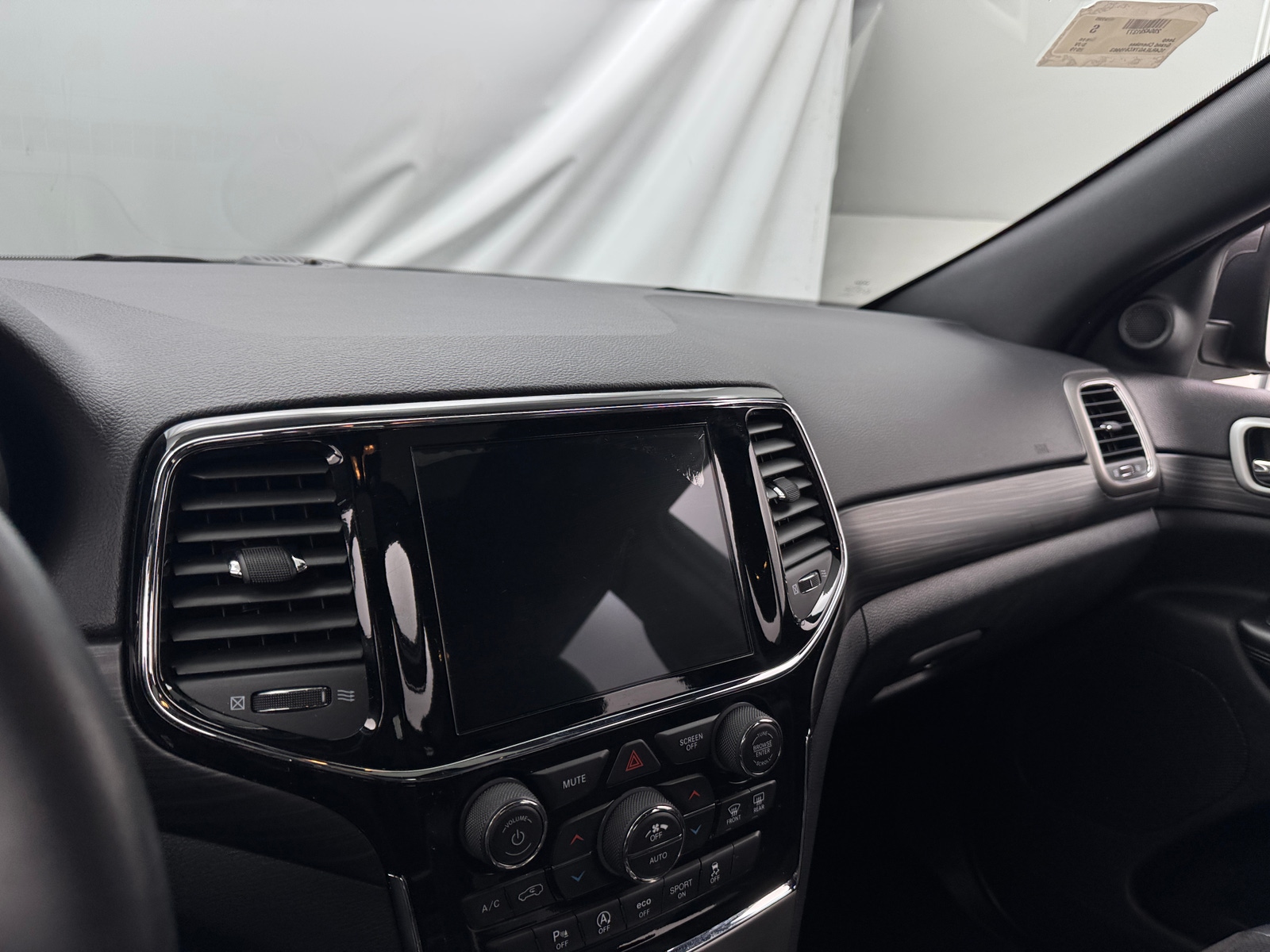 Thumbnail: 2019 Jeep Grand Cherokee - 4