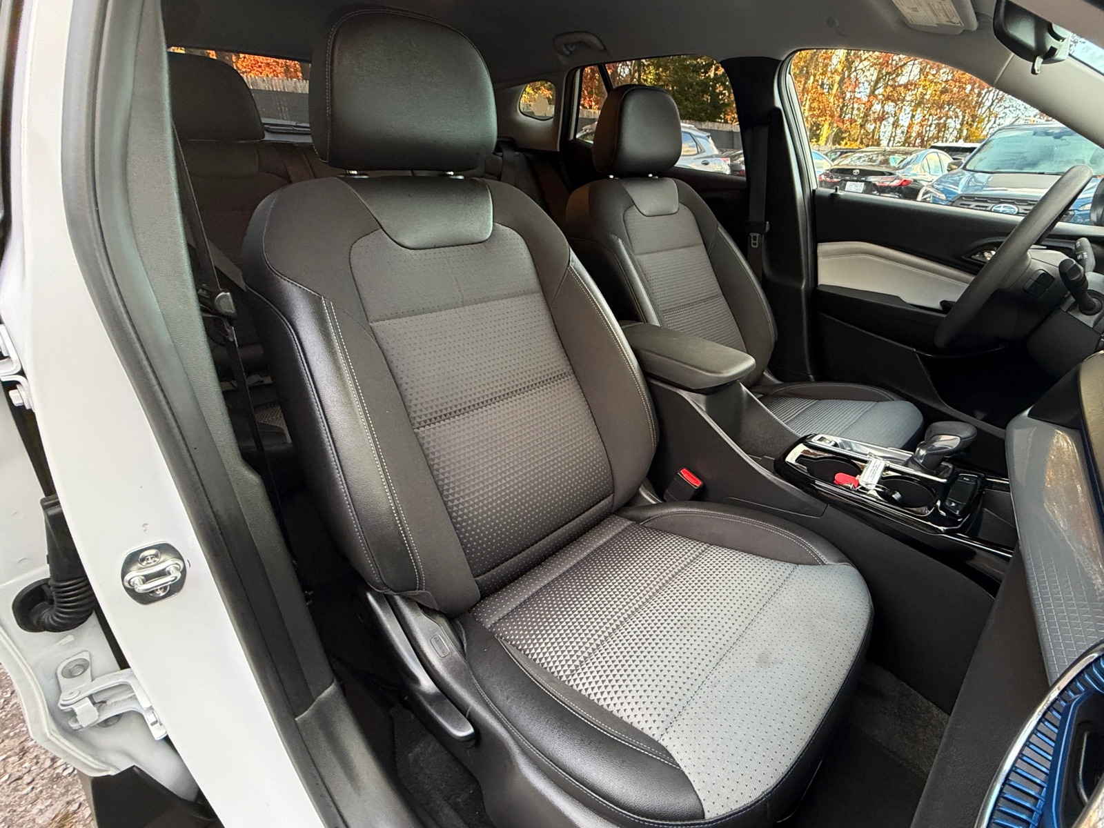 Thumbnail: 2025 Chevrolet Trax - 2