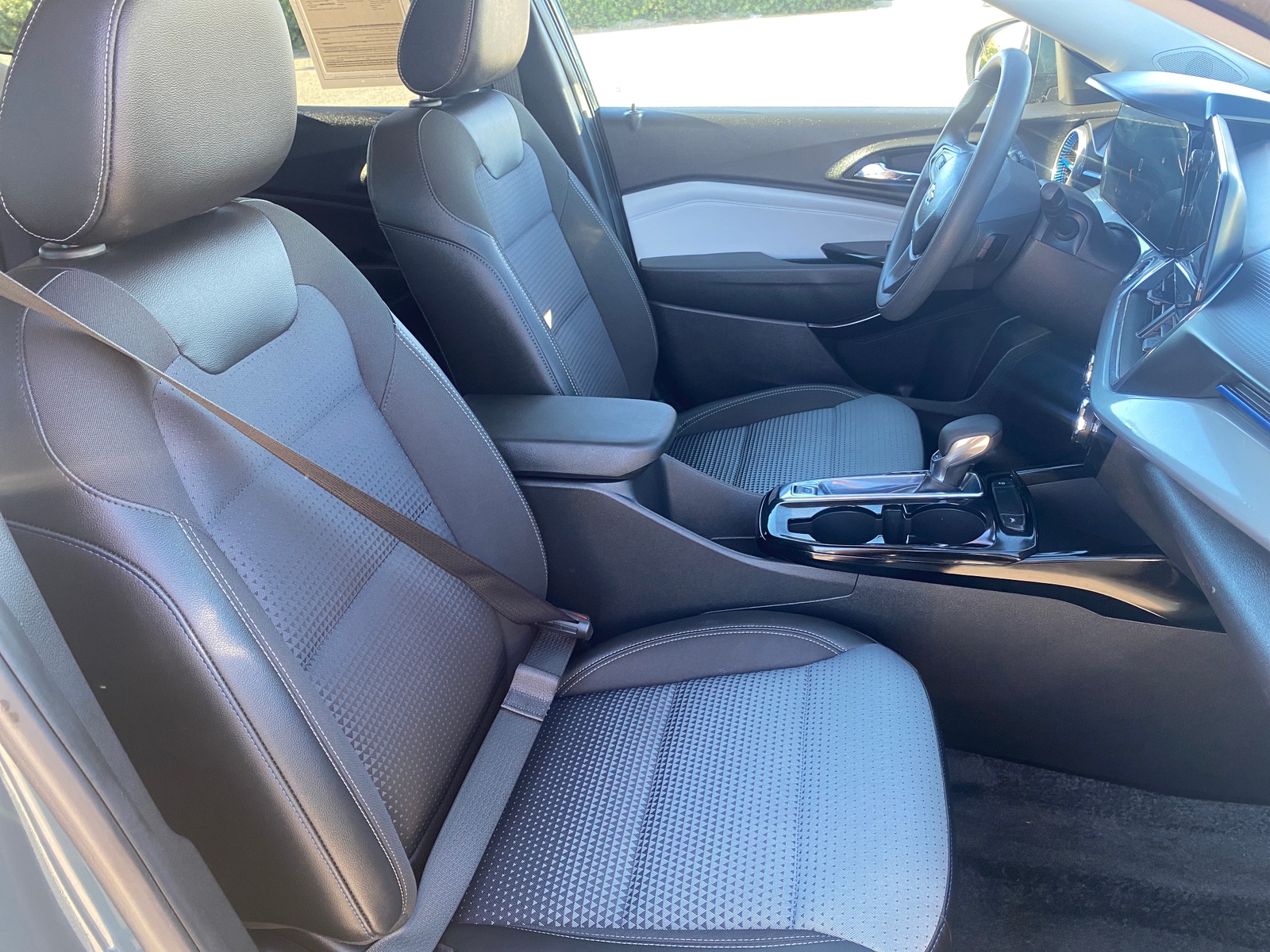 Thumbnail: 2025 Chevrolet Trax - 2