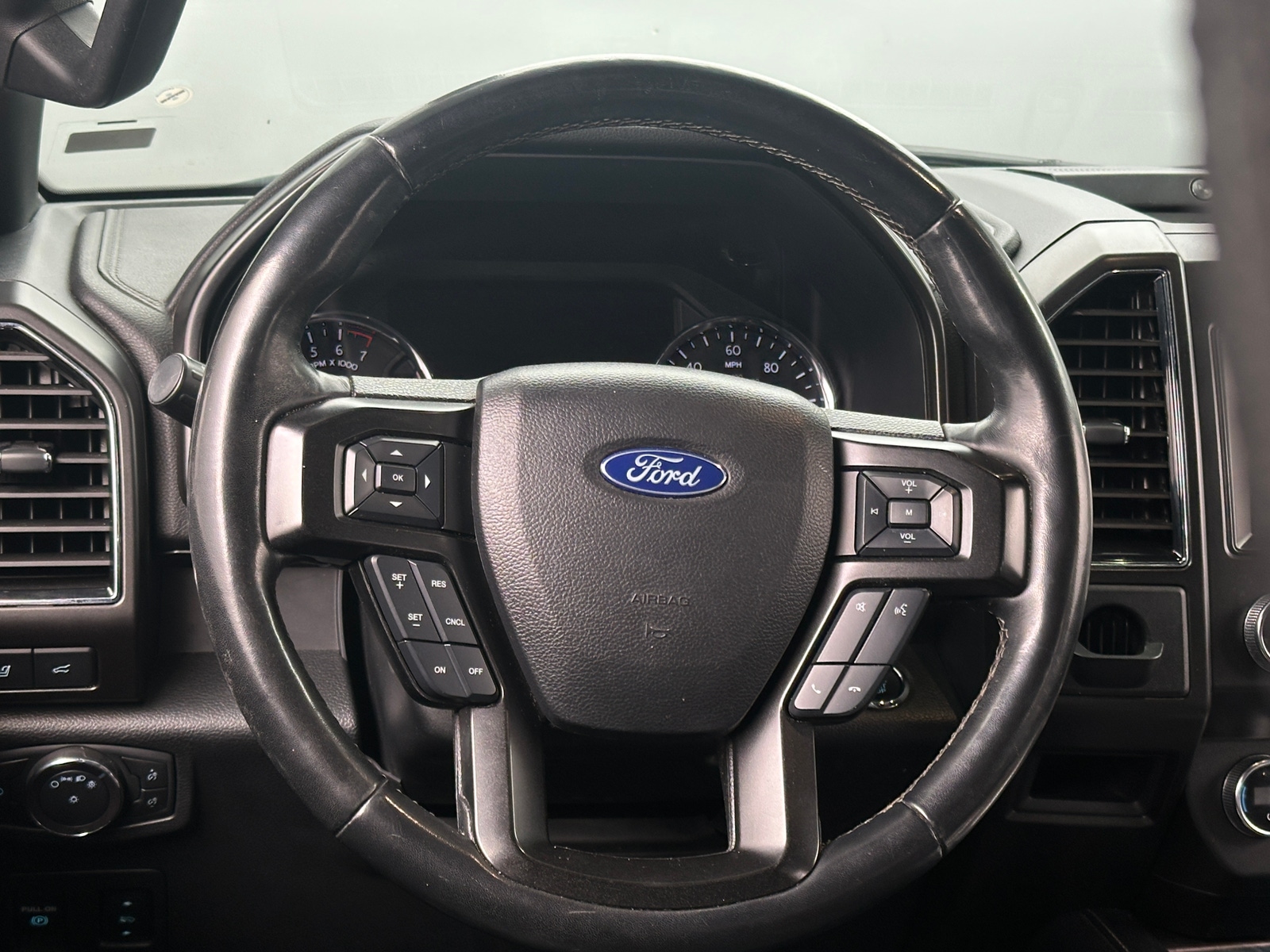 Thumbnail: 2019 Ford Expedition - 4