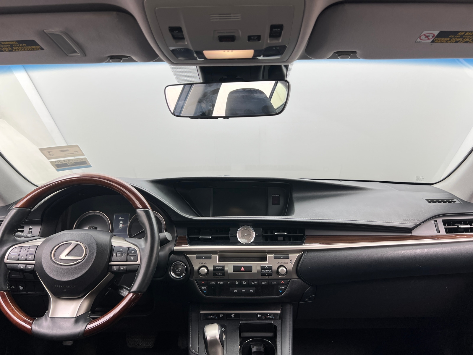 Thumbnail: 2016 Lexus ES - 2