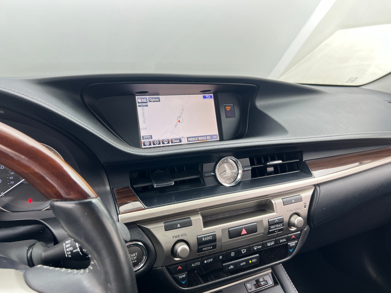 Thumbnail: 2016 Lexus ES - 3