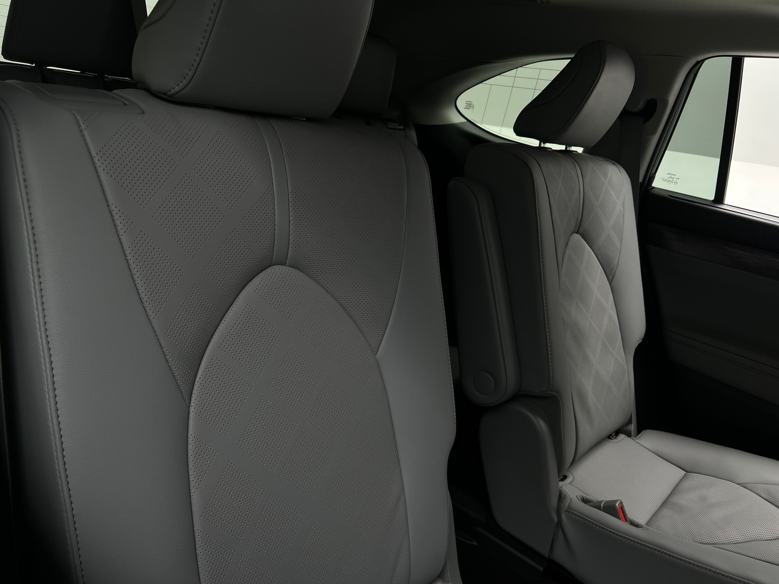 Thumbnail: 2020 Toyota Highlander - 5