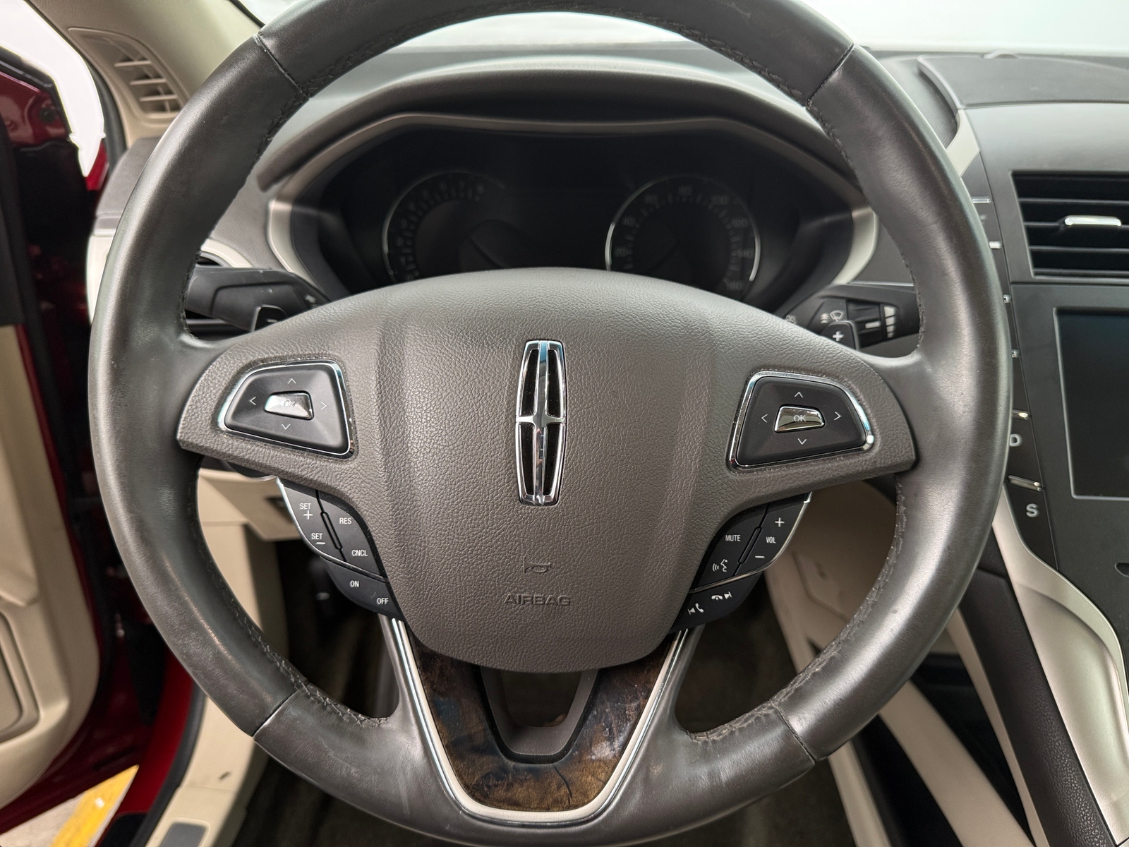 Thumbnail: 2016 Lincoln MKZ - 4