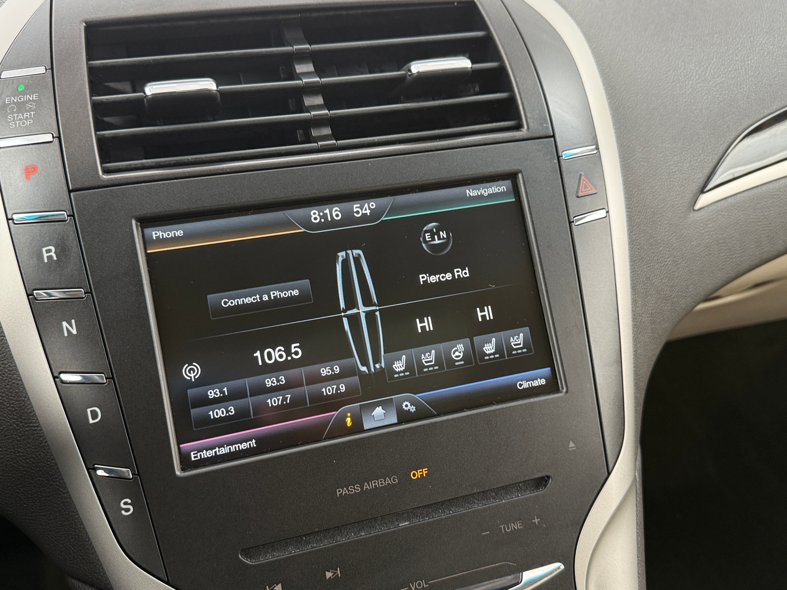 Thumbnail: 2016 Lincoln MKZ - 3