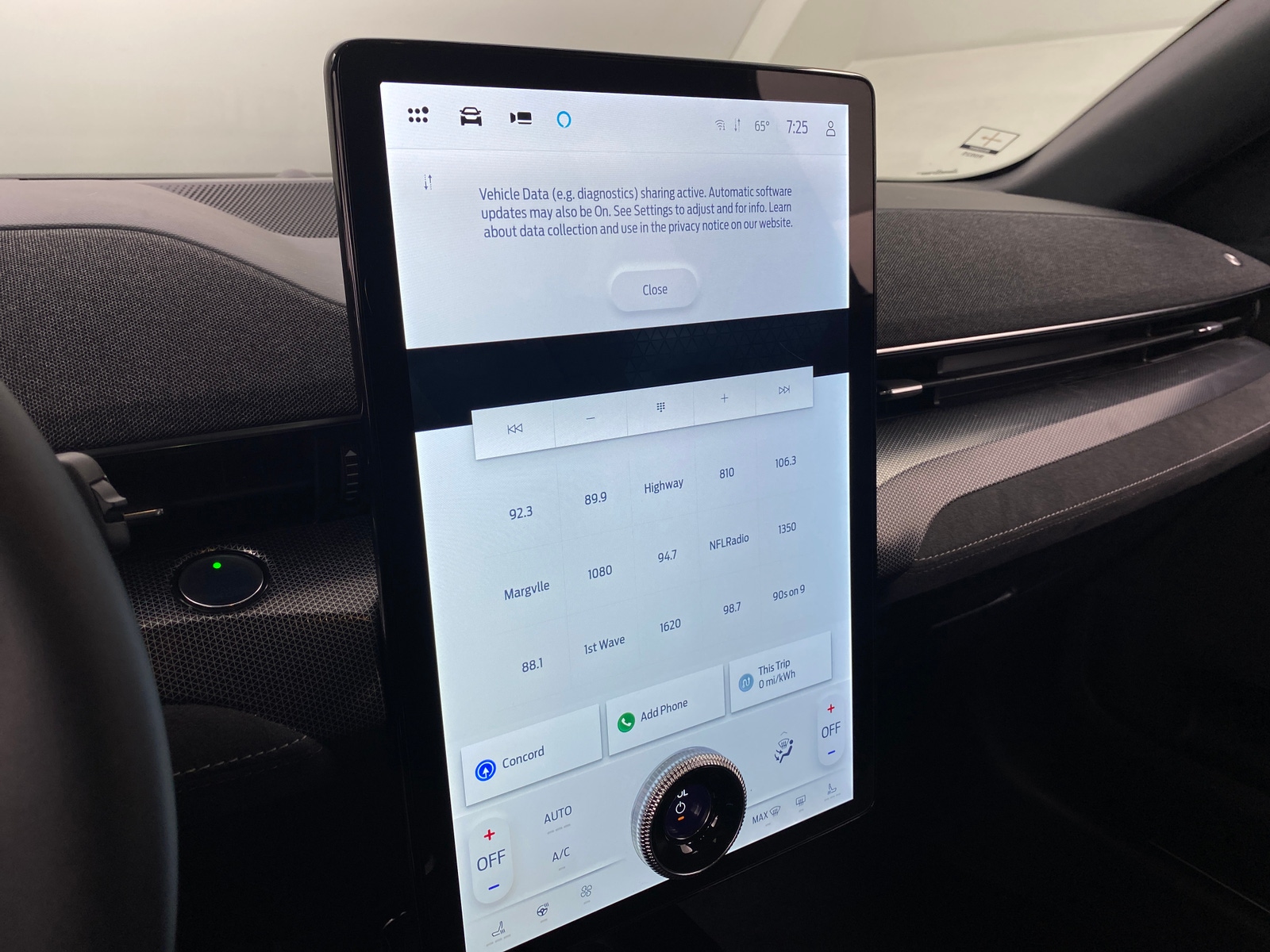 Thumbnail: 2022 Ford Mustang Mach-E - 3