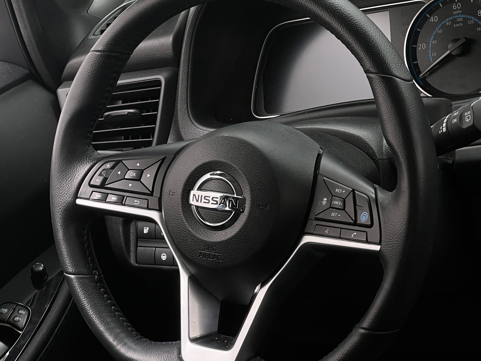 Thumbnail: 2020 Nissan Leaf - 5