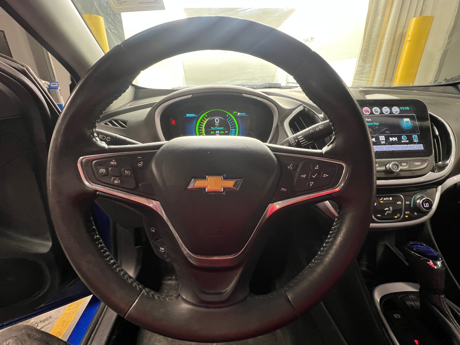 Thumbnail: 2017 Chevrolet Volt - 5