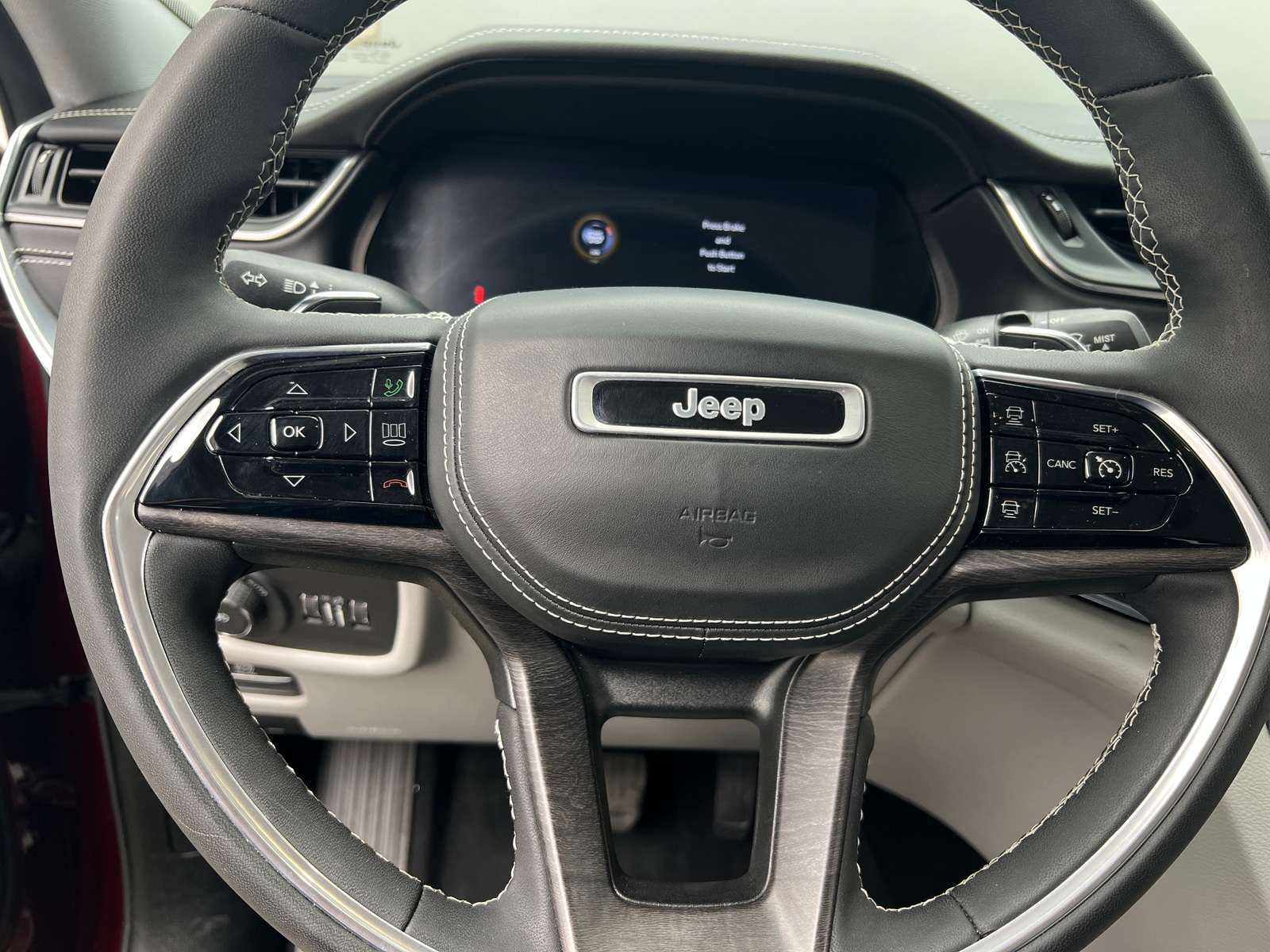 Thumbnail: 2023 Jeep Grand Cherokee L - 4