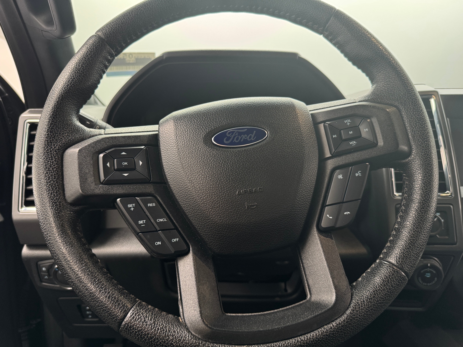 Thumbnail: 2016 Ford Econoline - 5