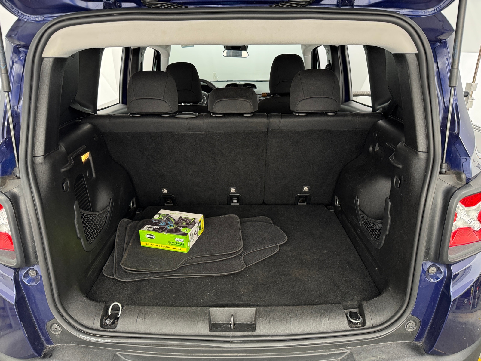 Thumbnail: 2020 Jeep Renegade - 7