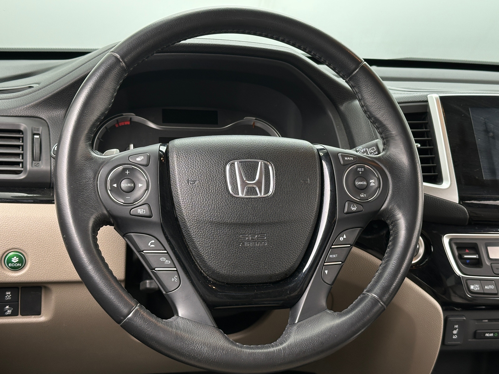 Thumbnail: 2017 Honda Pilot - 4