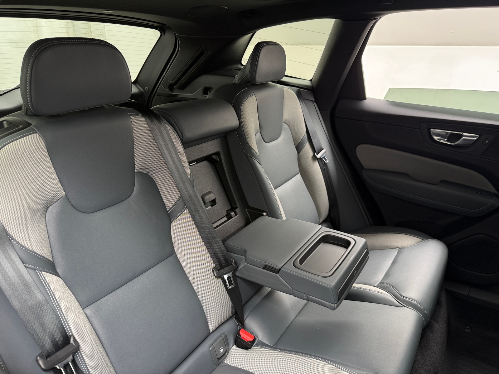 Thumbnail: 2021 Volvo XC60 - 5