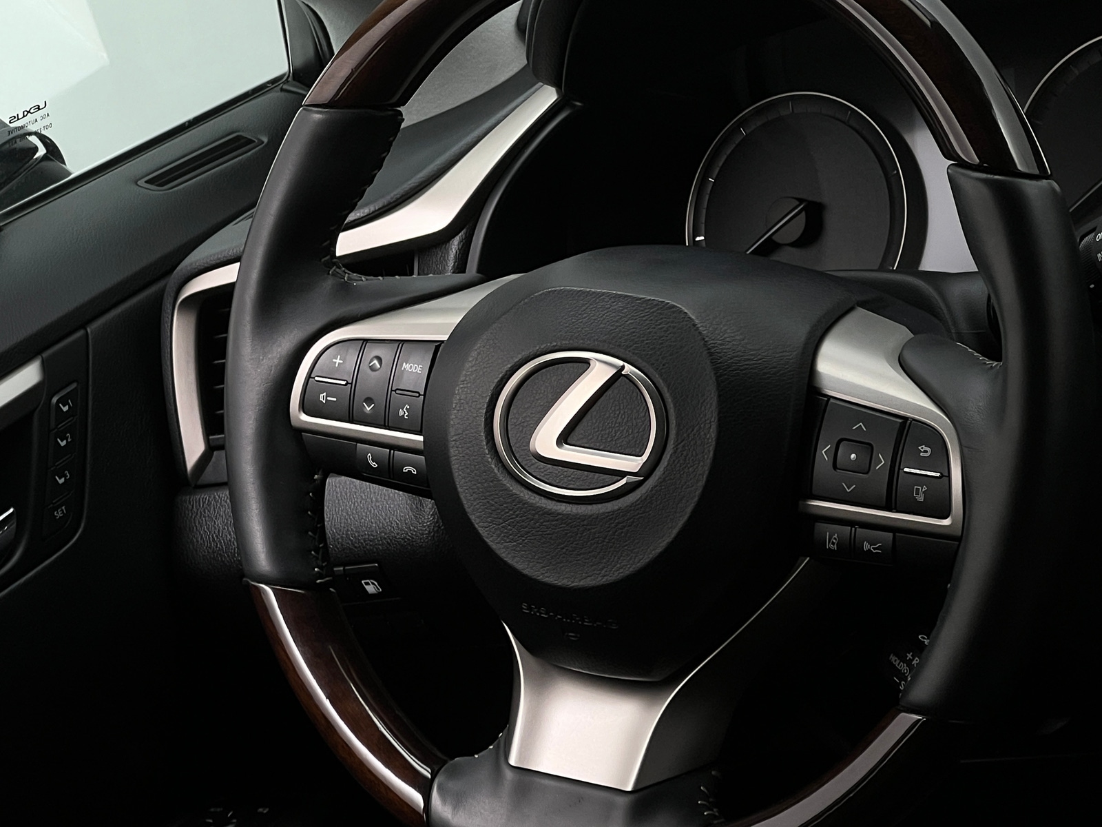 Thumbnail: 2017 Lexus RX - 4