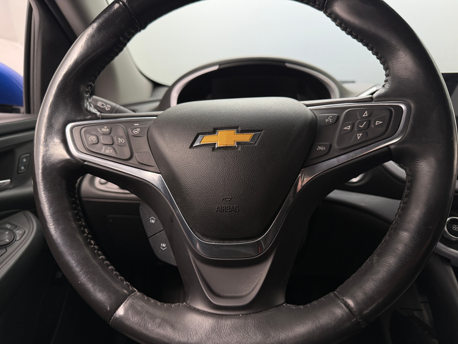 Thumbnail: 2018 Chevrolet Volt - 4