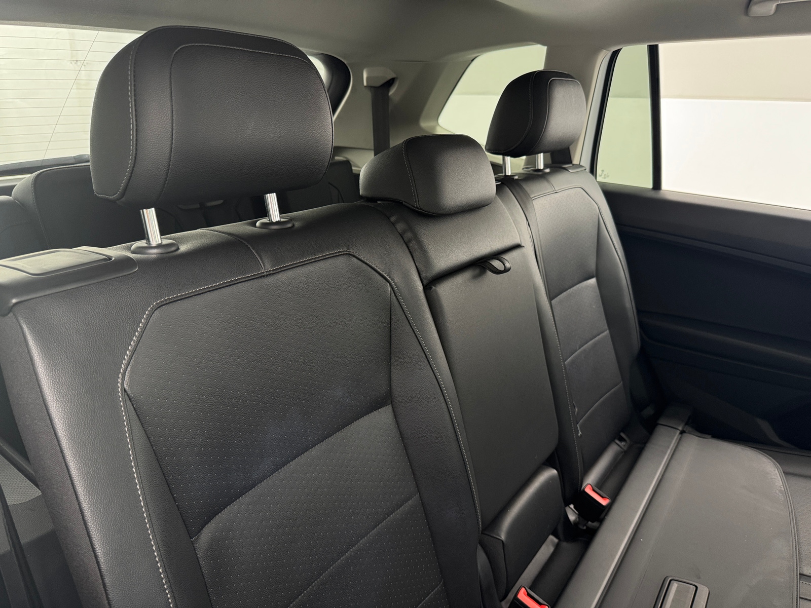 Thumbnail: 2020 Volkswagen Tiguan - 5