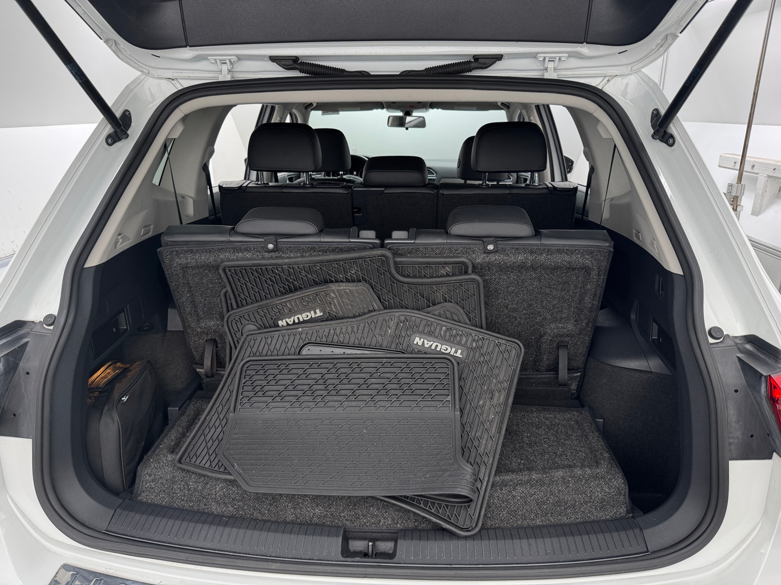 Thumbnail: 2020 Volkswagen Tiguan - 6