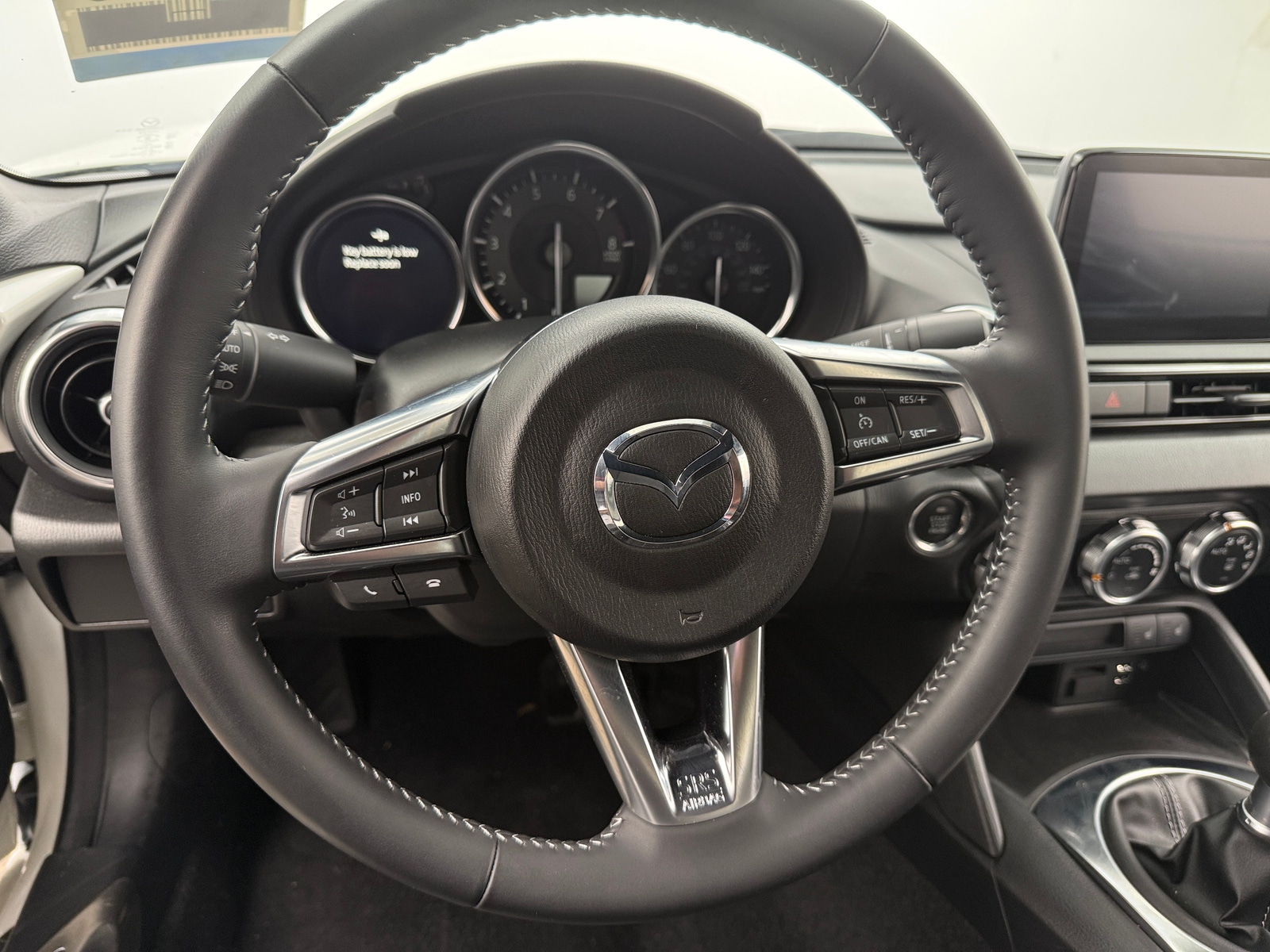 Thumbnail: 2022 Mazda MX-5 Miata - 4