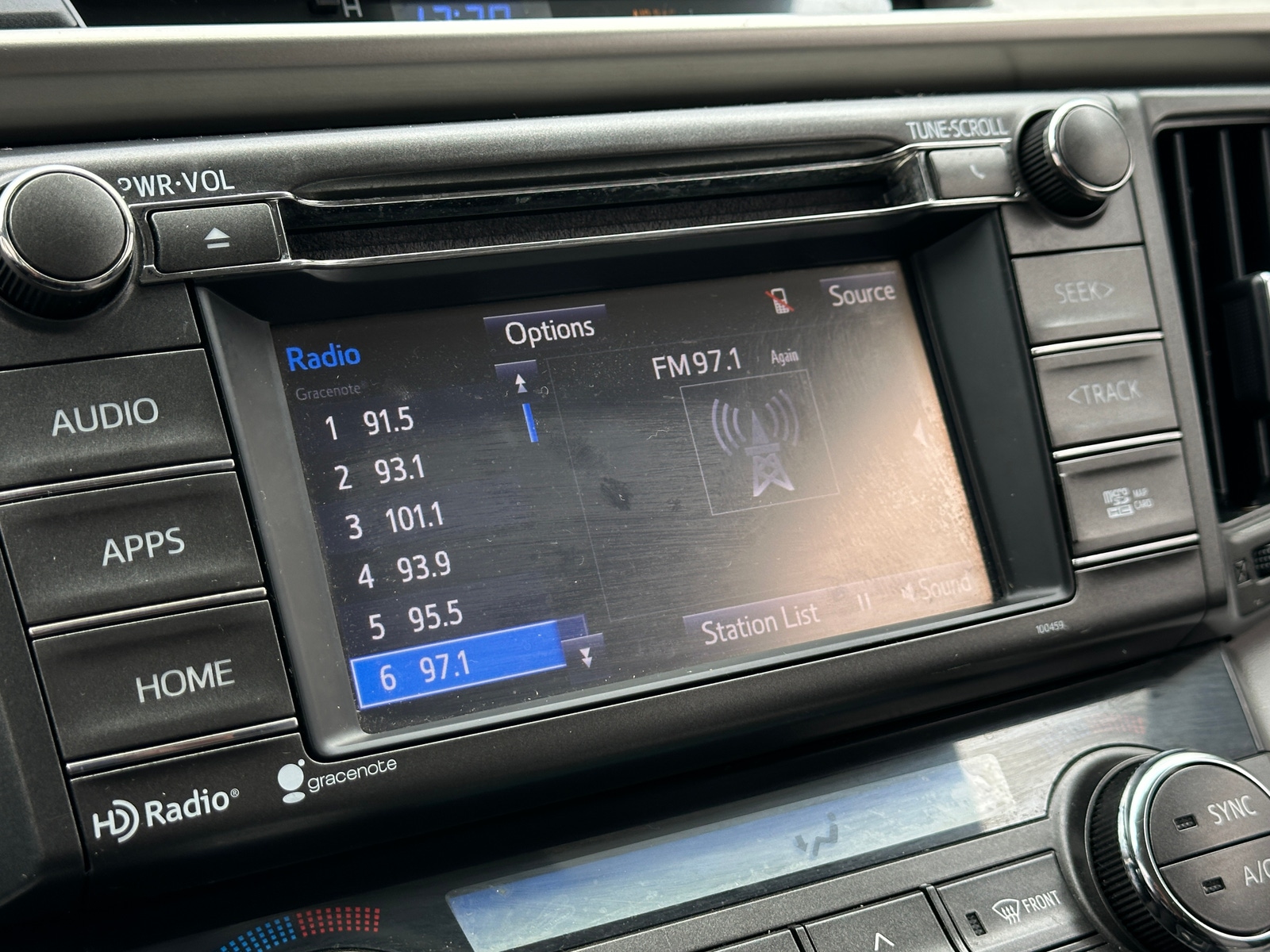 Thumbnail: 2014 Toyota RAV4 - 3