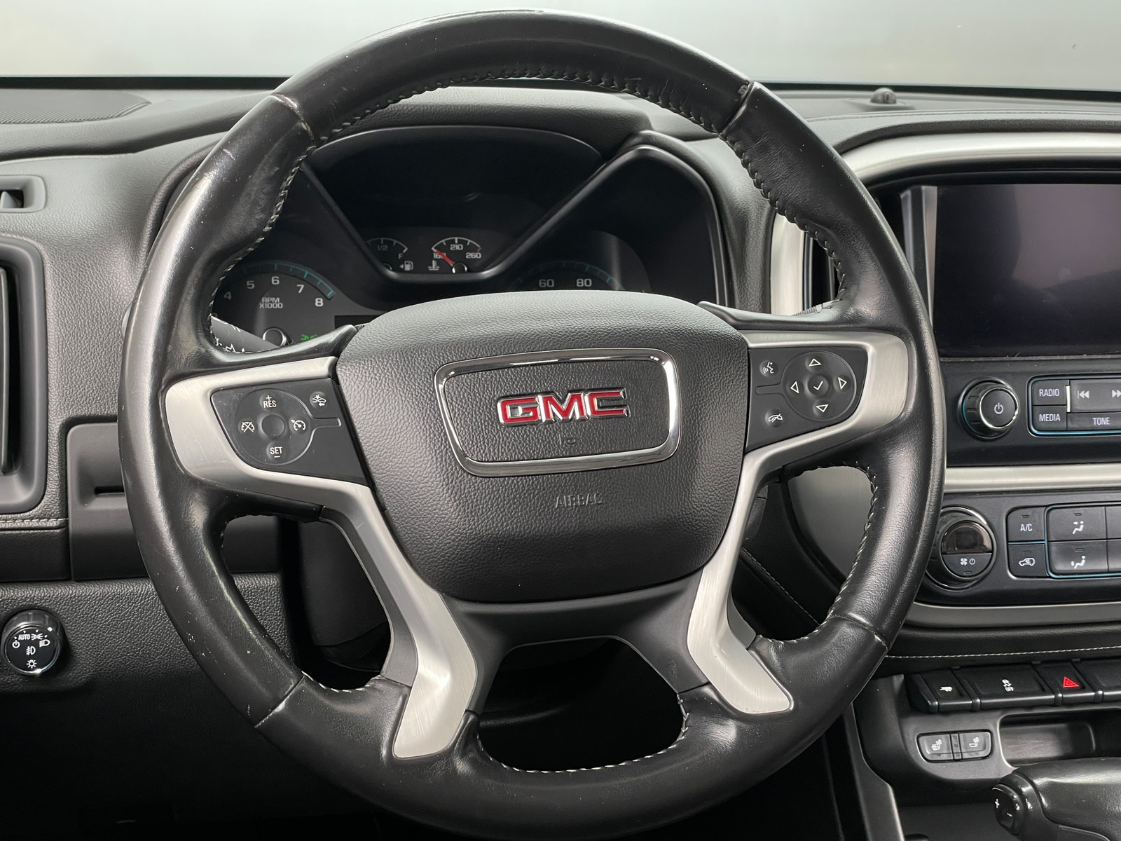 Thumbnail: 2018 GMC Canyon - 4