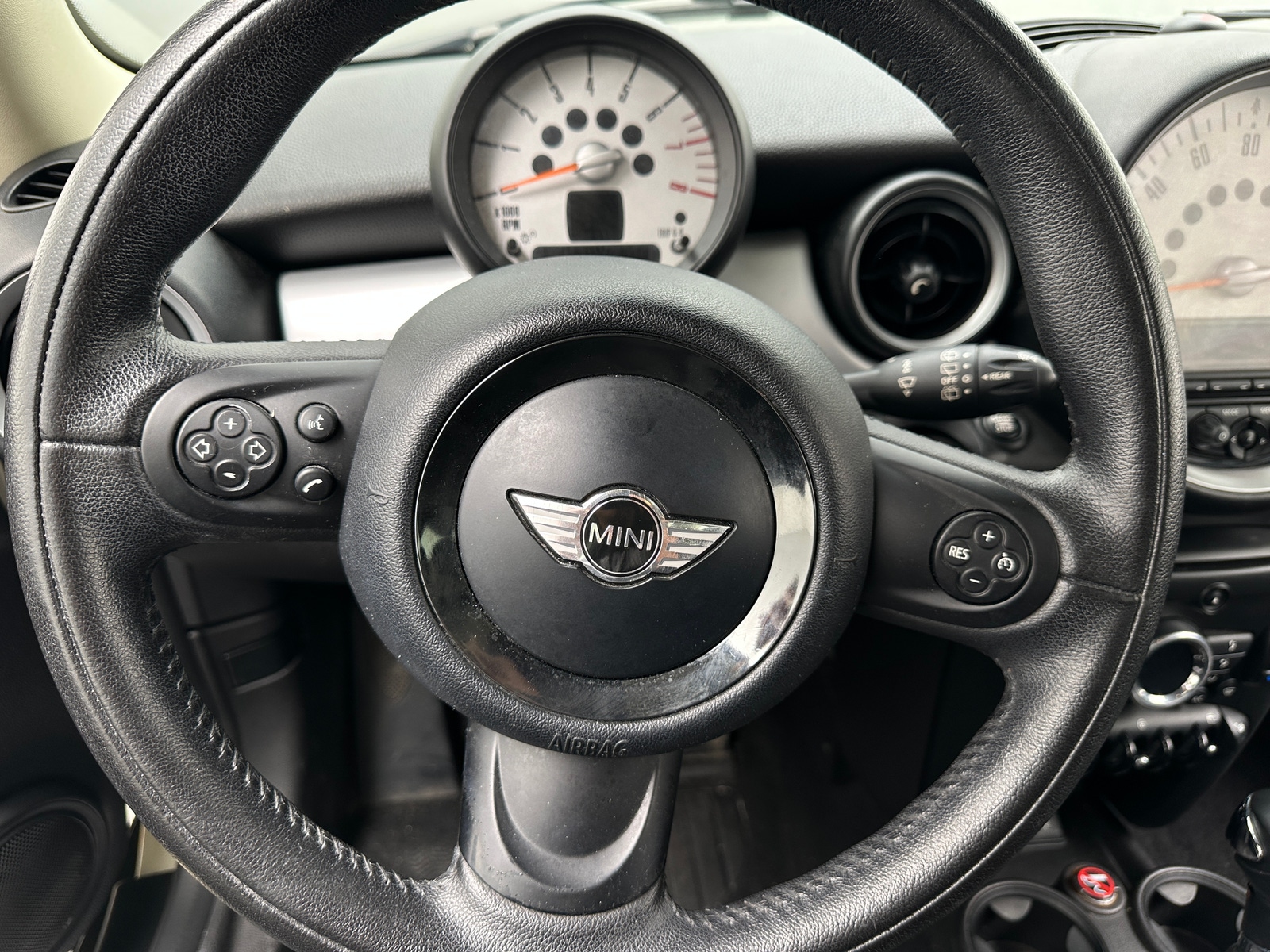 Thumbnail: 2013 MINI Cooper Hardtop - 4